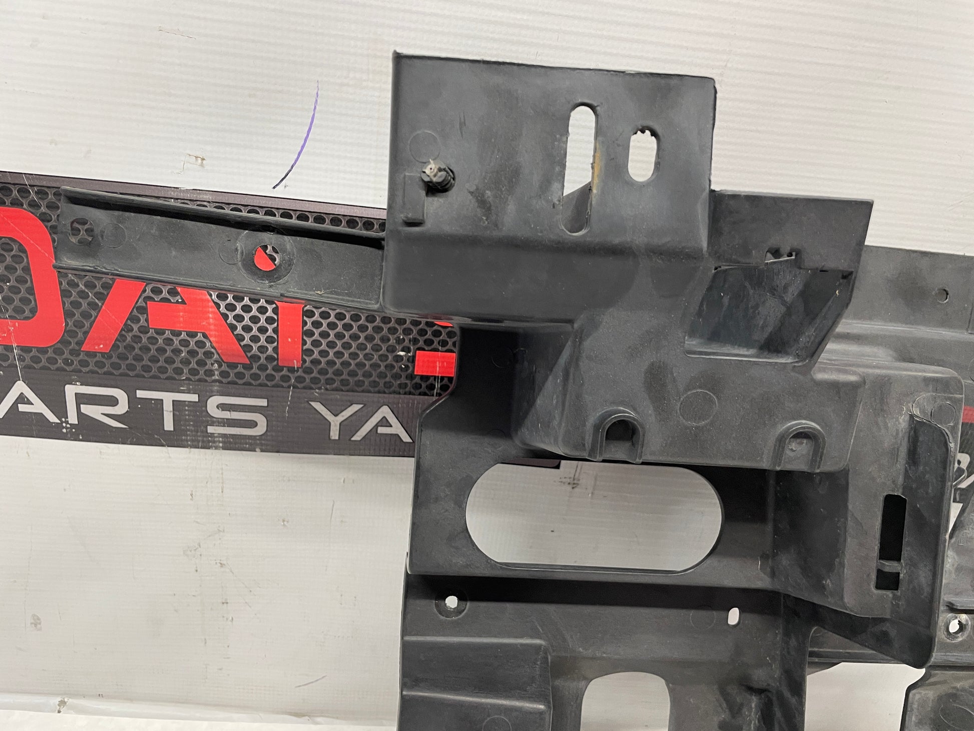 2005 Chevy Avalanche LH Driver Headlight Headlamp Bracket OEM - Day's Parts Yard