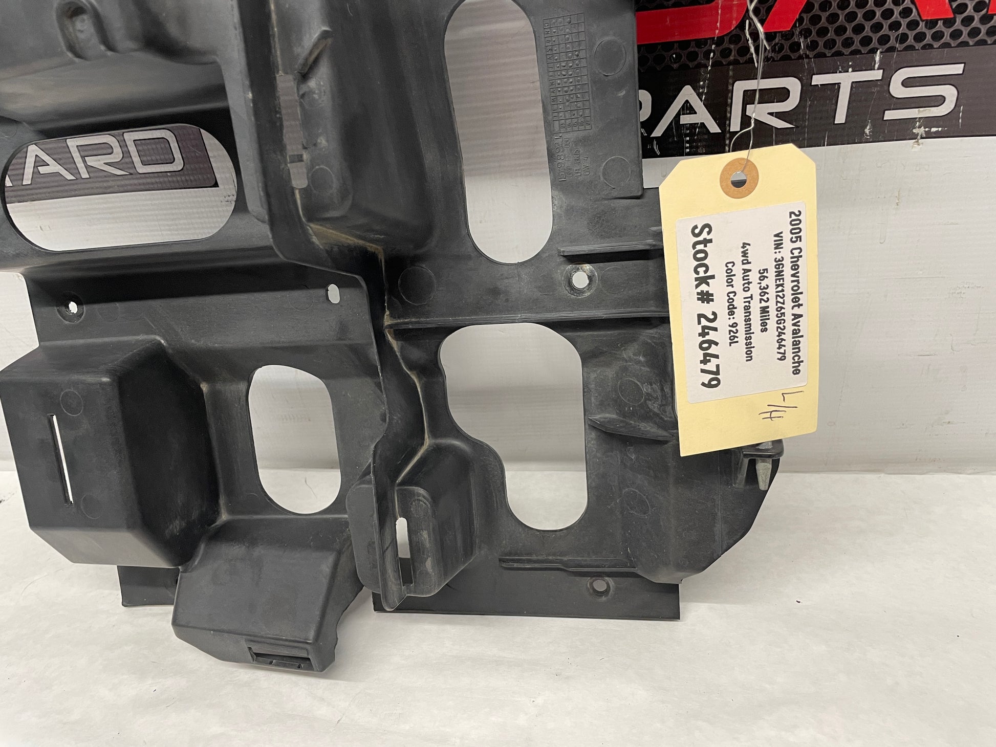 2005 Chevy Avalanche LH Driver Headlight Headlamp Bracket OEM - Day's Parts Yard