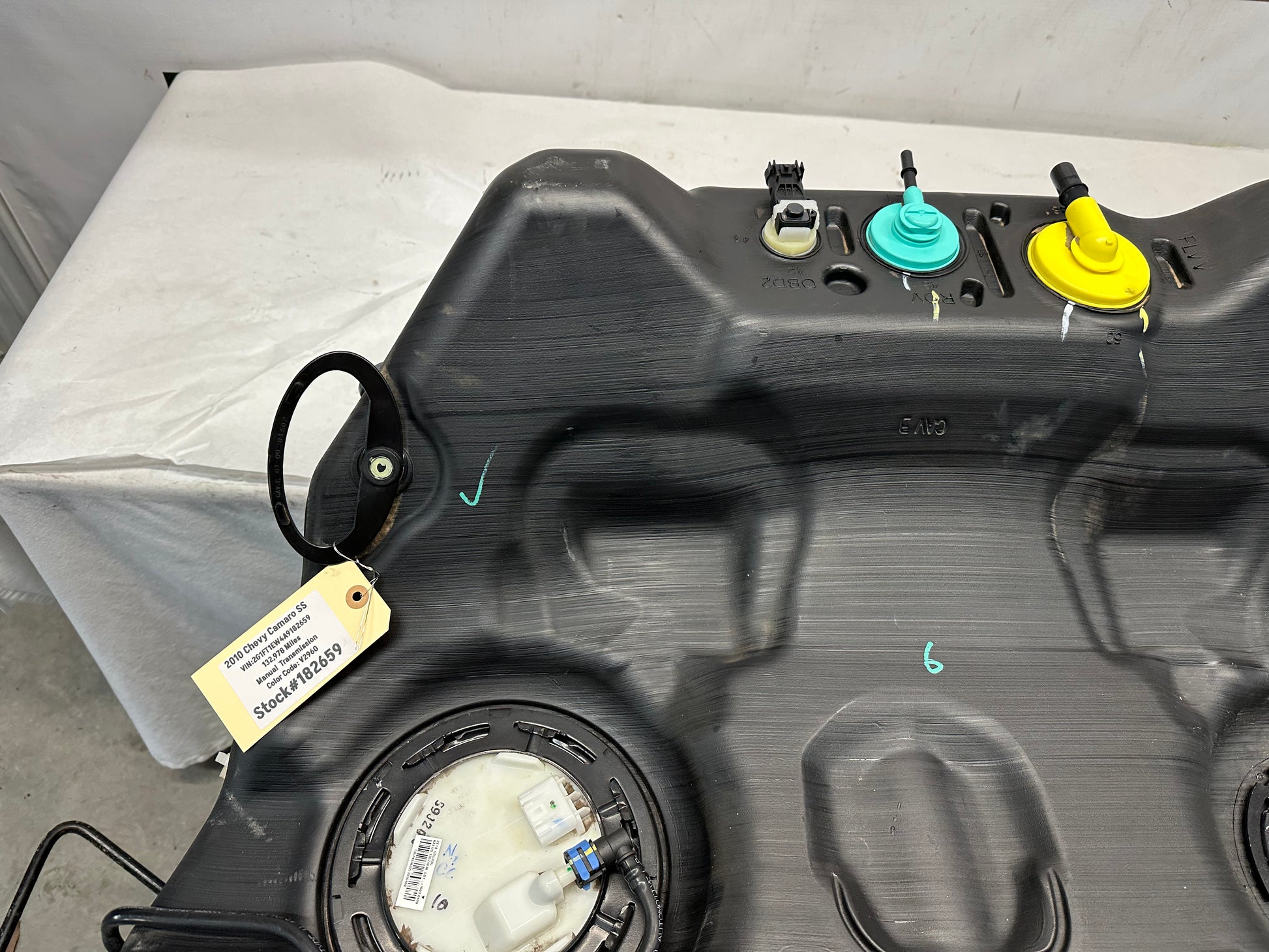 2010 Chevy Camaro SS Fuel Gas Tank w/ Fuel Pump and Level Sensor OEM - Day's Parts Yard