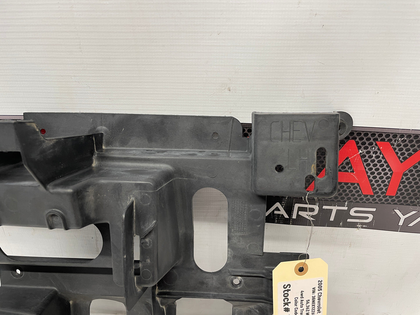 2005 Chevy Avalanche LH Driver Headlight Headlamp Bracket OEM - Day's Parts Yard