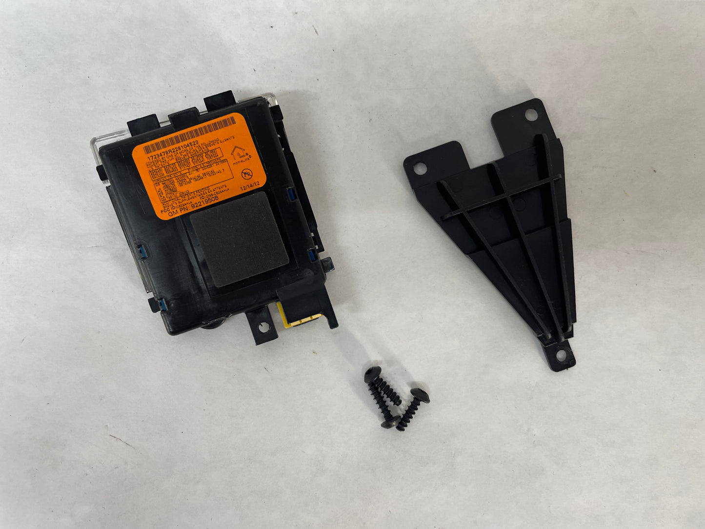 2013 Chevy Camaro ZL1 Overhead Roof Garage Door Opener Transmitter Module Kit OEM - Day's Parts Yard