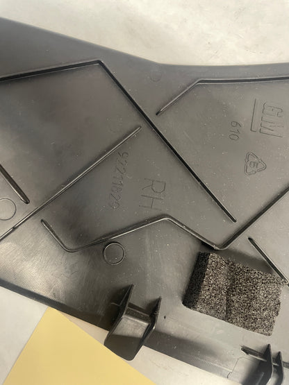 2008 Pontiac G8 Base RH & LH Dash Center Console Trim Set OEM - Day's Parts Yard
