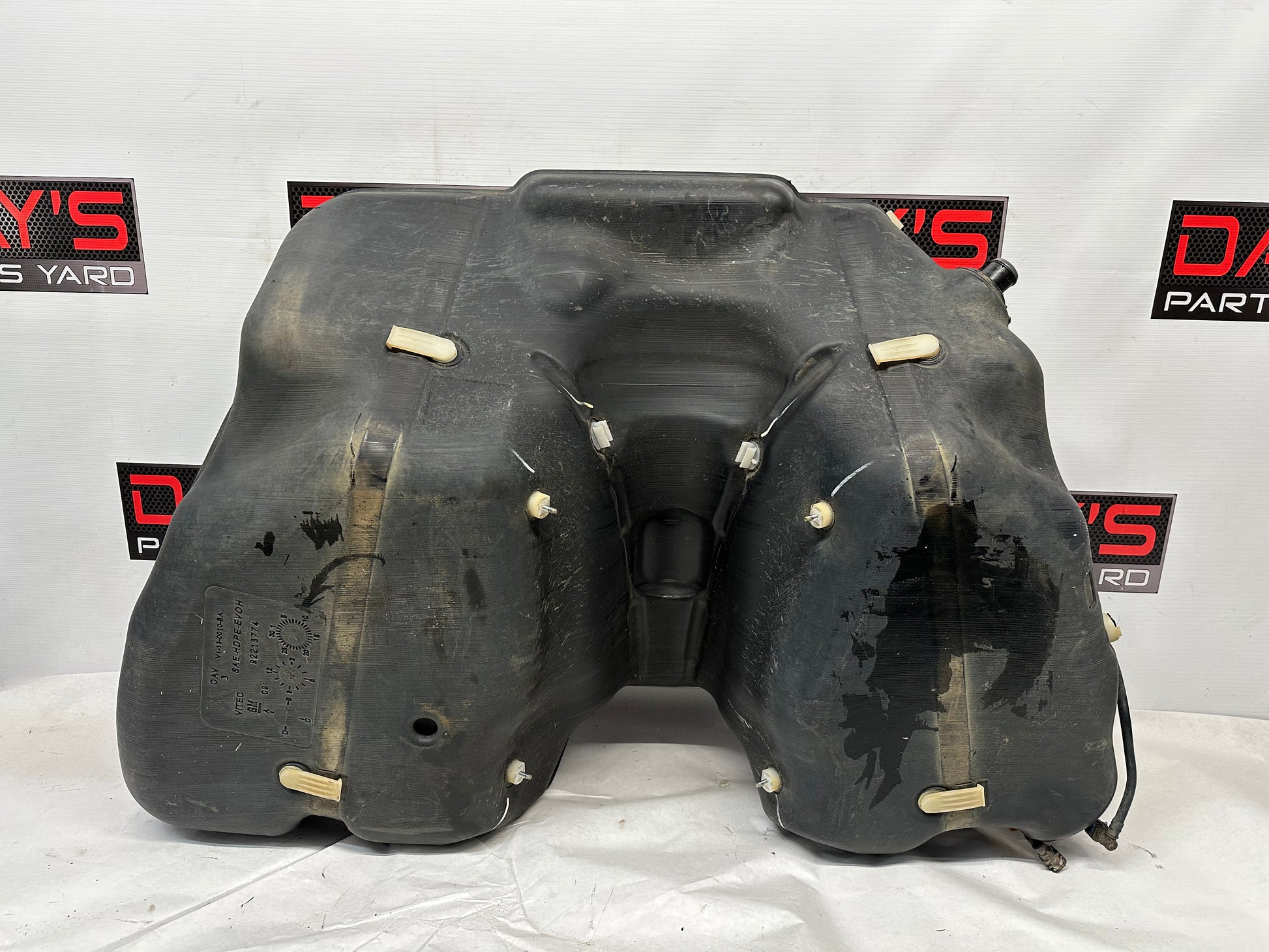 2010 Chevy Camaro SS Fuel Gas Tank w/ Fuel Pump and Level Sensor OEM - Day's Parts Yard