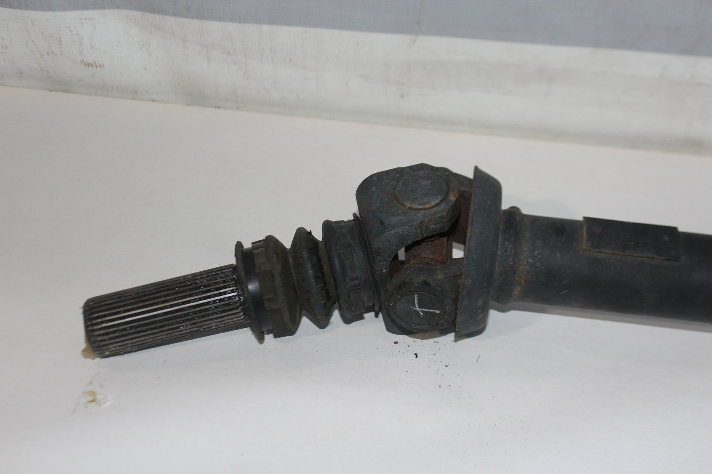 2019 Chevy Tahoe K1500 Premier Front Driveshaft Drive Prop Shaft OEM