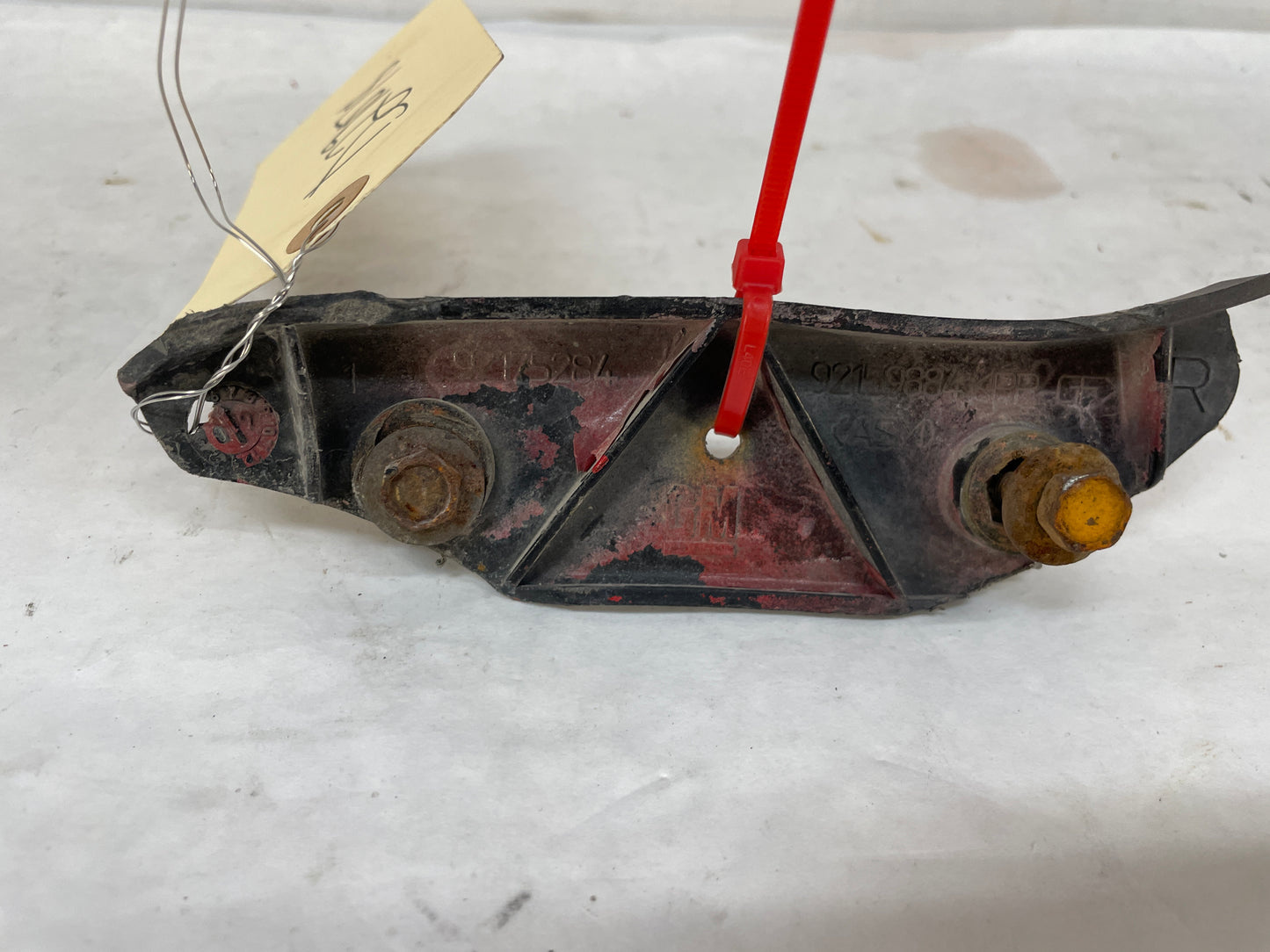 2009 Pontiac G8 GT RH Passenger Front Bumper Bar Bracket OEM