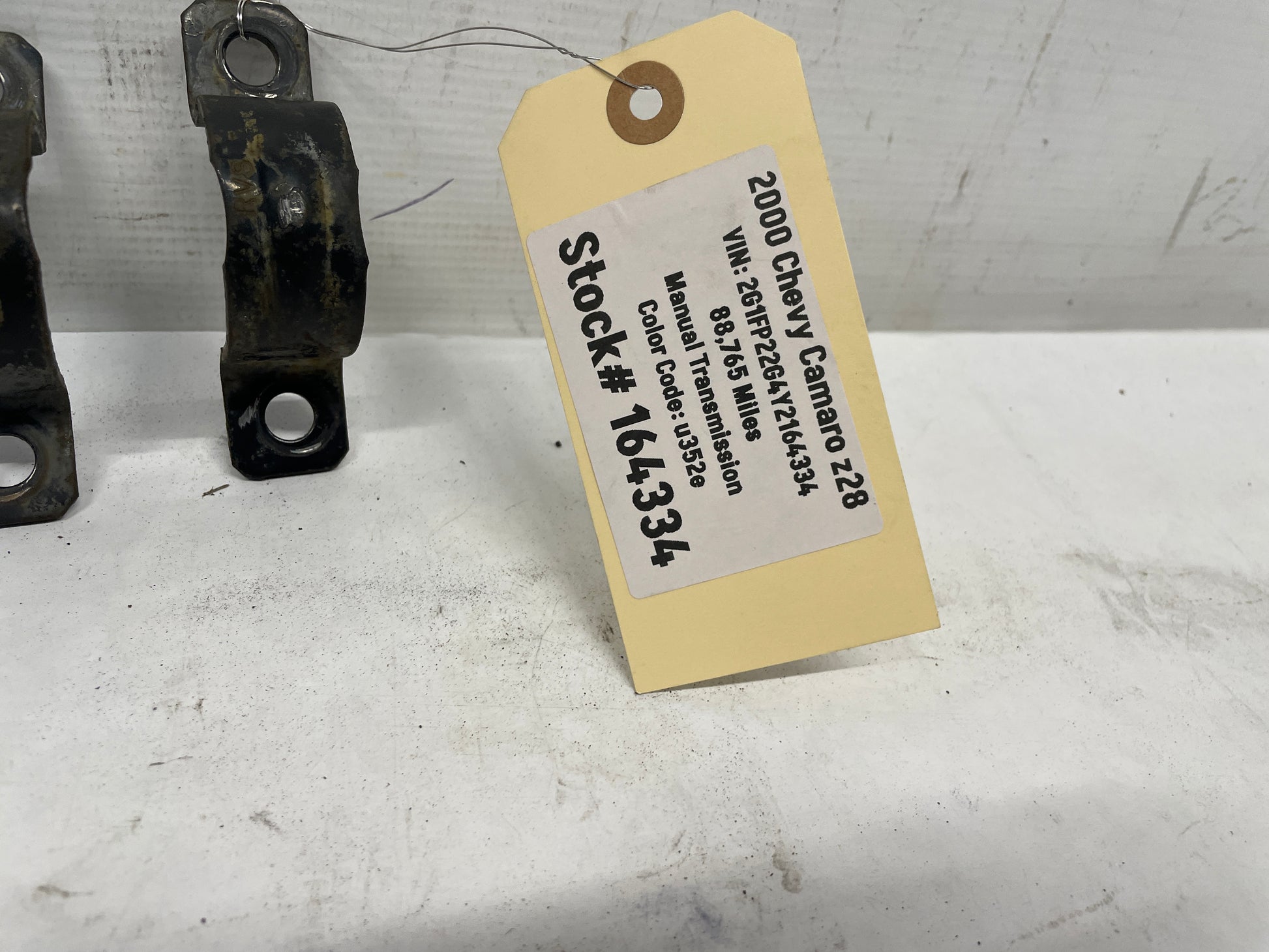 2000 Chevy Camaro Z28 Front Suspension Stabilizer Sway Bar Clamps Brackets OEM - Day's Parts Yard