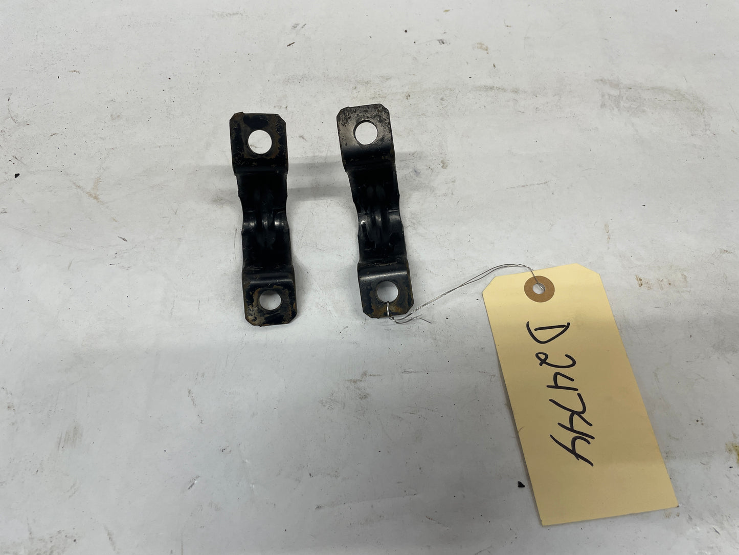 2000 Chevy Camaro Z28 Front Suspension Stabilizer Sway Bar Clamps Brackets OEM - Day's Parts Yard