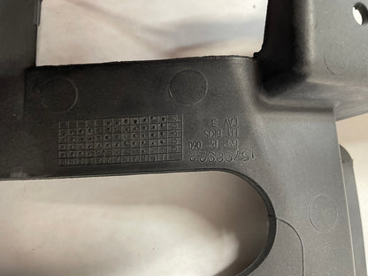 2005 Chevy Avalanche RH Passenger Headlight Headlamp Bracket OEM - Day's Parts Yard