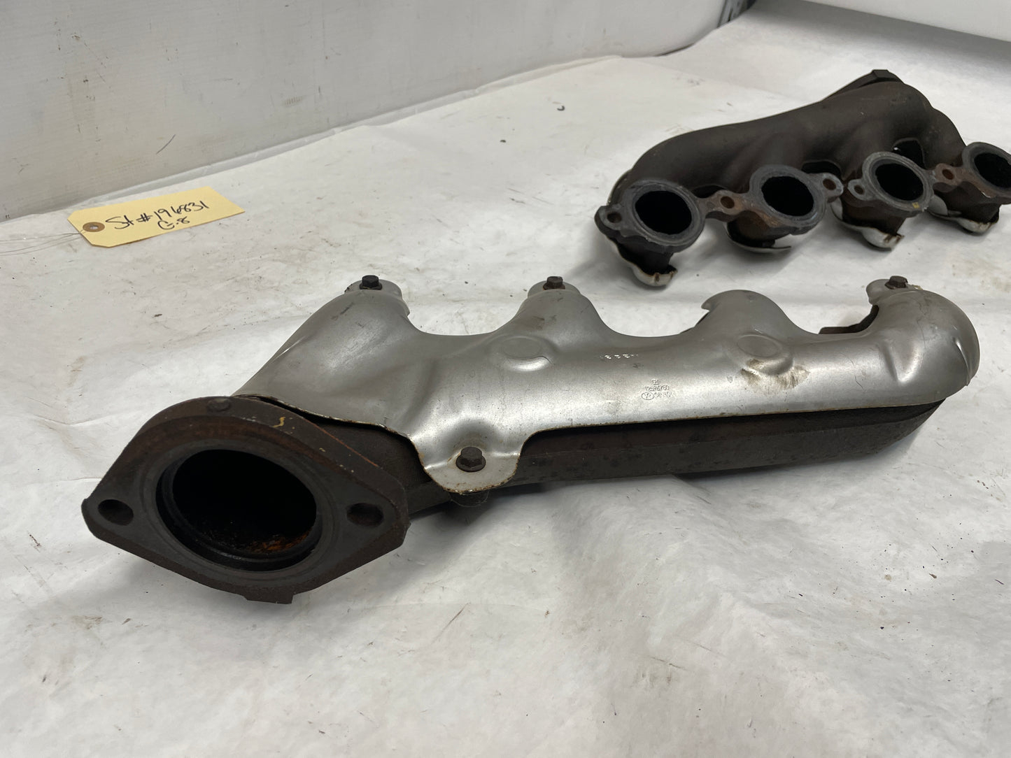 2009 Pontiac G8 GT RH & LH Exhaust Manifold OEM