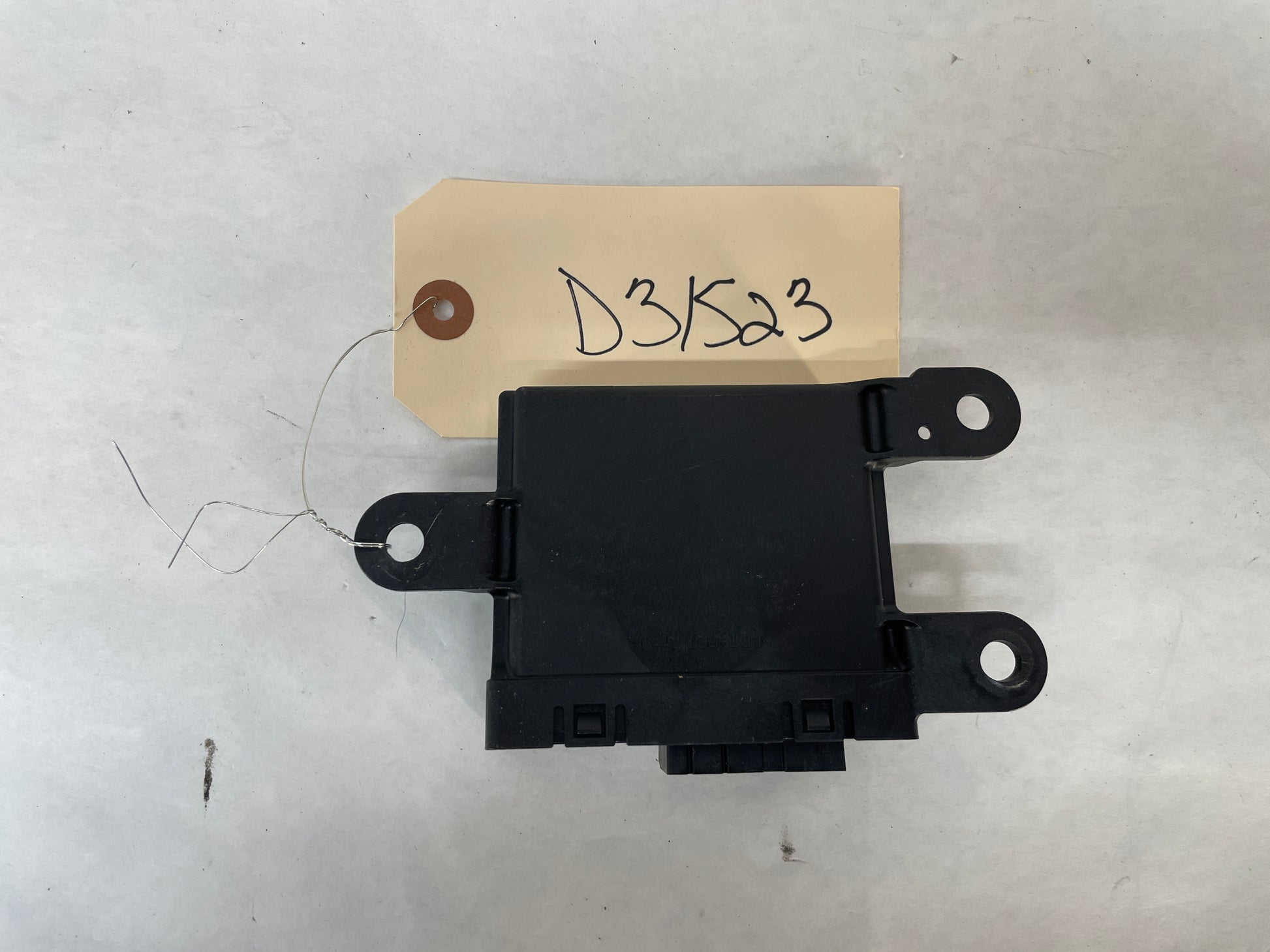 2013 Chevy Camaro ZL1 Parking Assist Control Module OEM - Day's Parts Yard