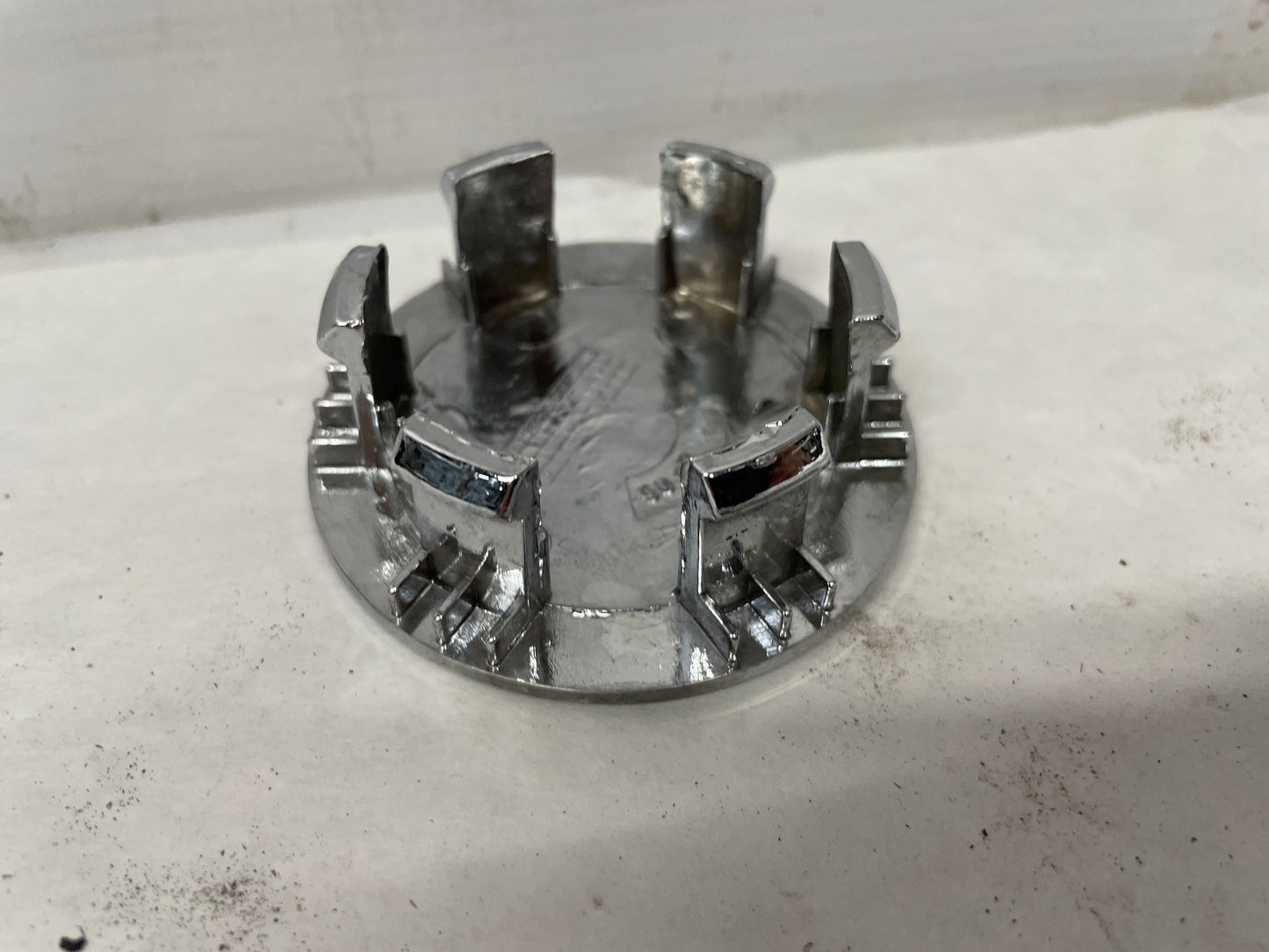 1999 Chevy C5 Corvette Wheel Center Cap OEM - Day's Parts Yard