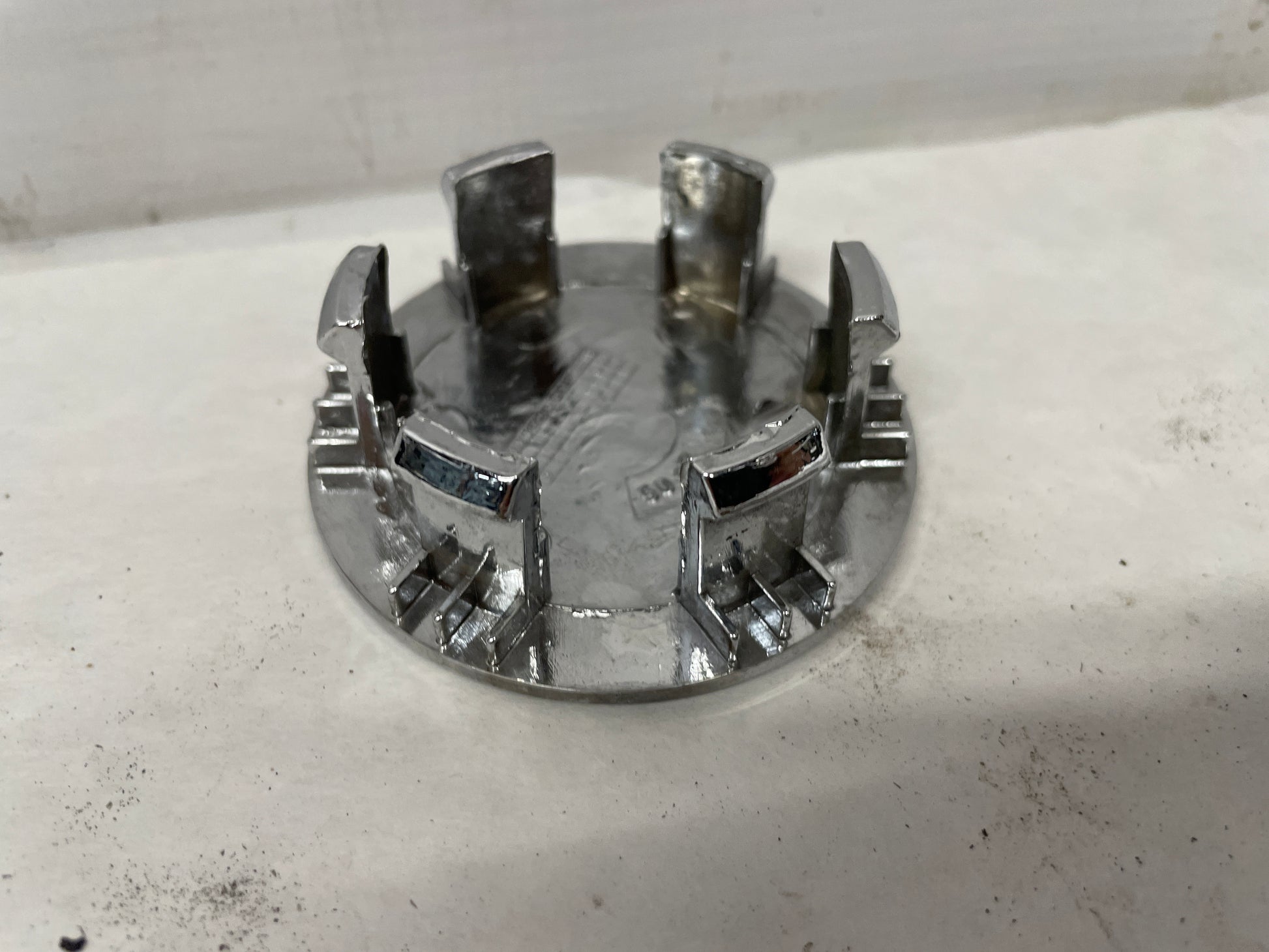 1999 Chevy C5 Corvette Wheel Center Cap OEM - Day's Parts Yard