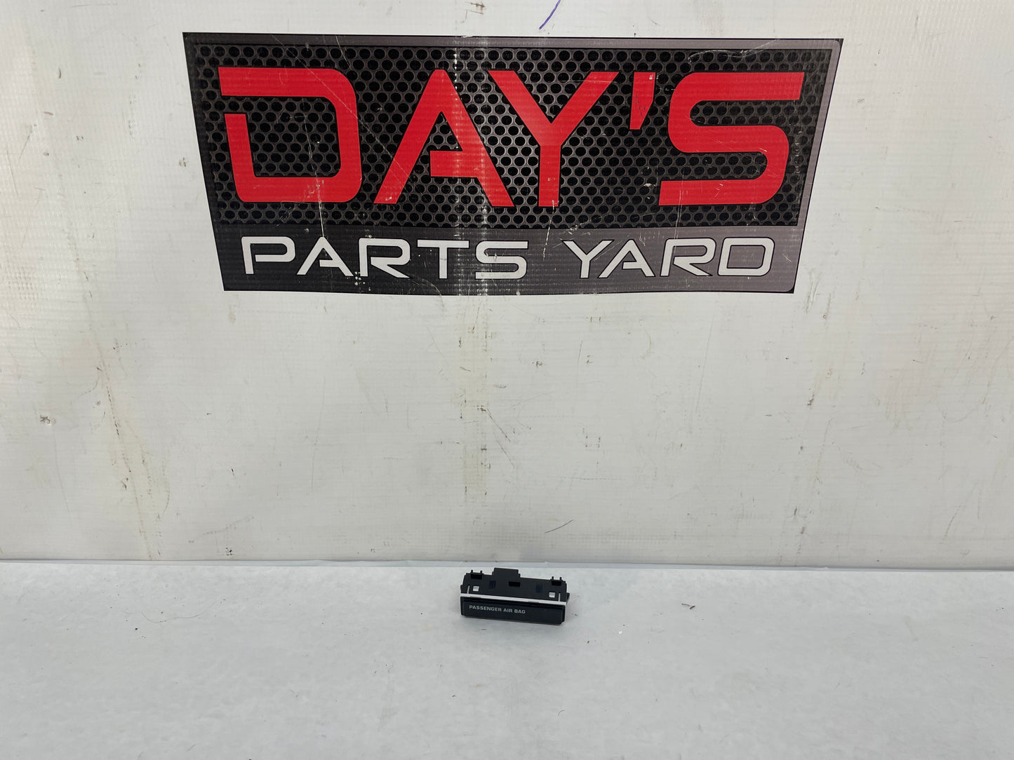 2013 Chevy Camaro ZL1 Passenger Occupant Detection Indicator light OEM - Day's Parts Yard