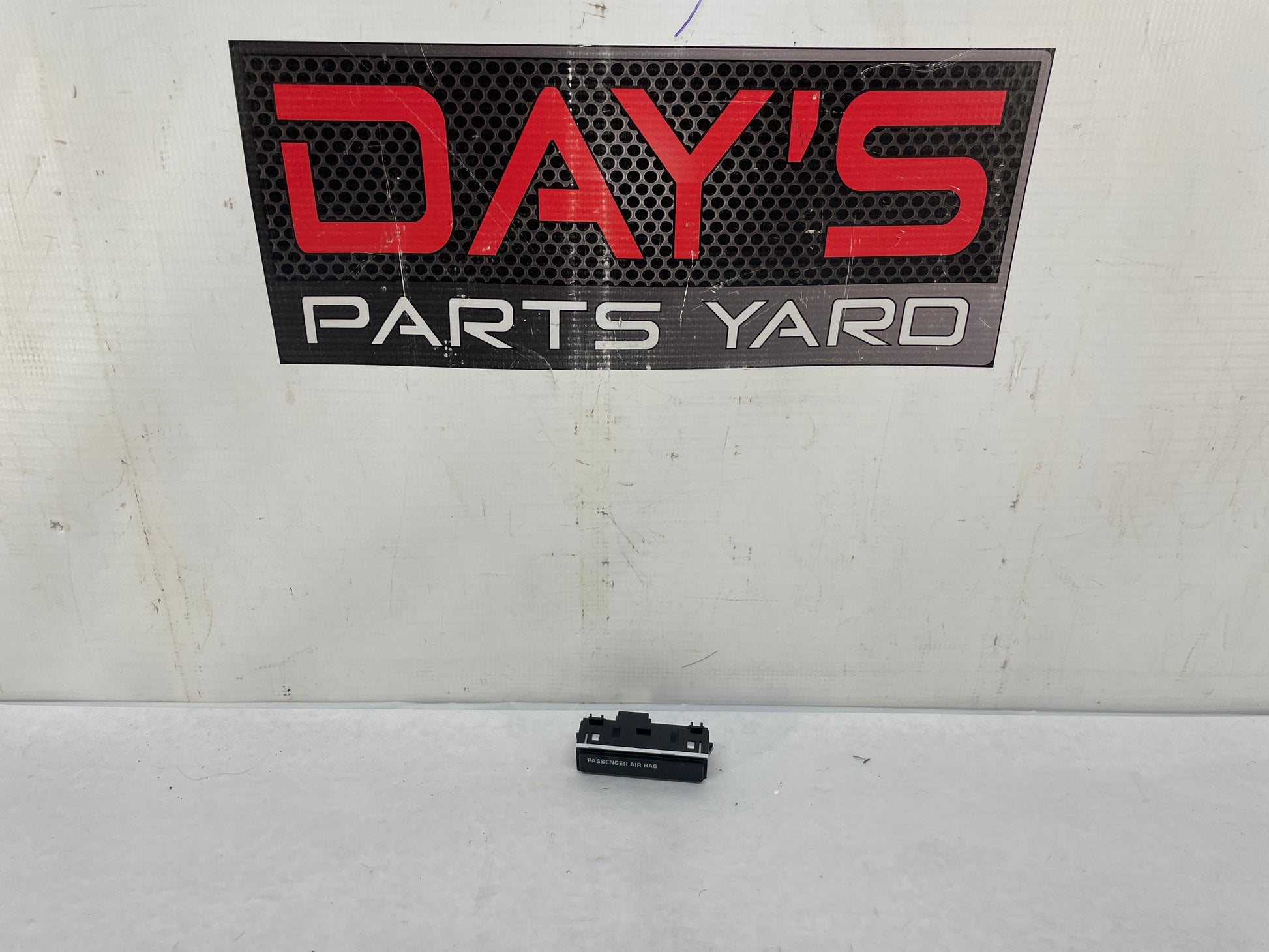2013 Chevy Camaro ZL1 Passenger Occupant Detection Indicator light OEM - Day's Parts Yard