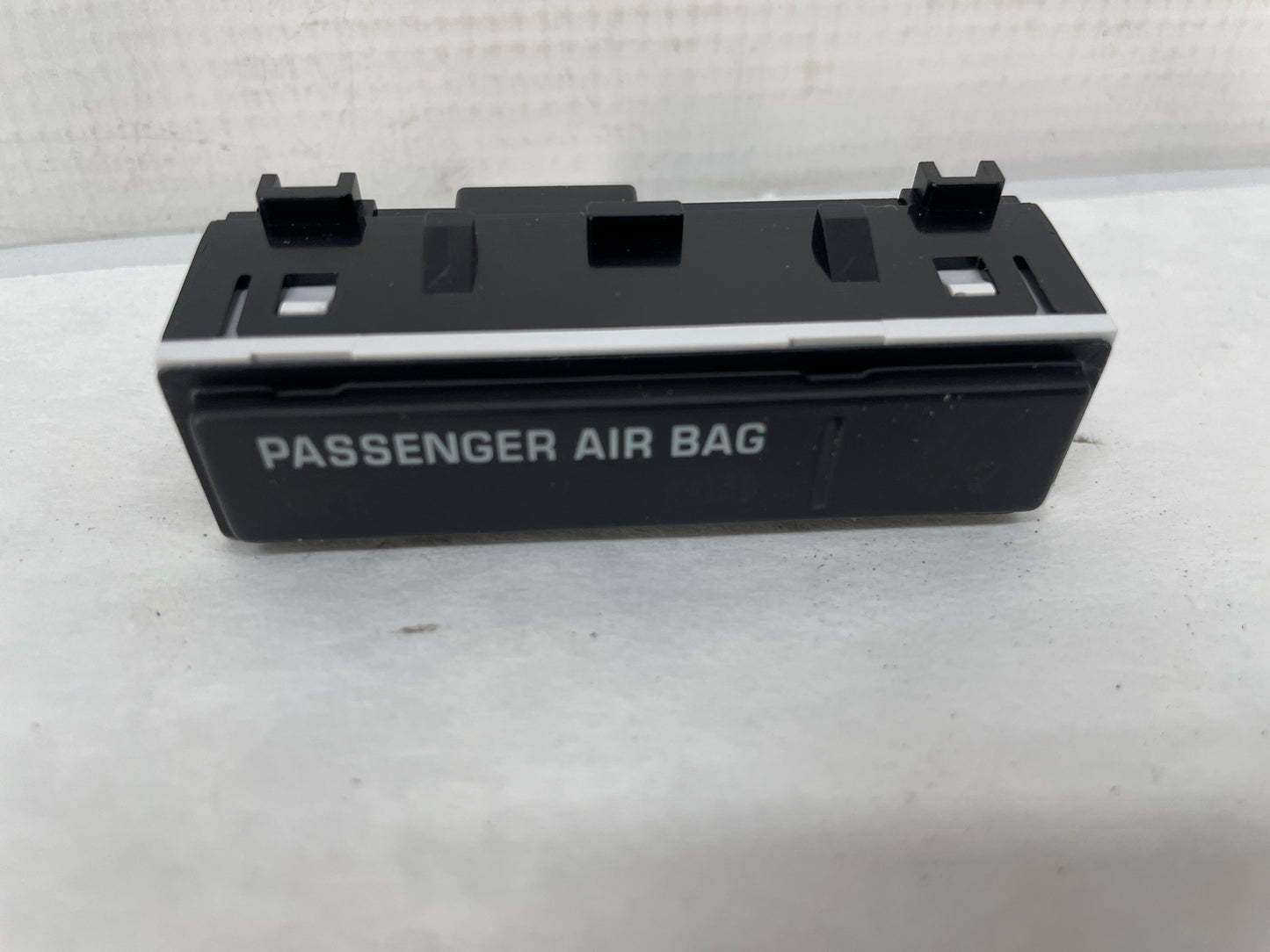 2013 Chevy Camaro ZL1 Passenger Occupant Detection Indicator light OEM - Day's Parts Yard