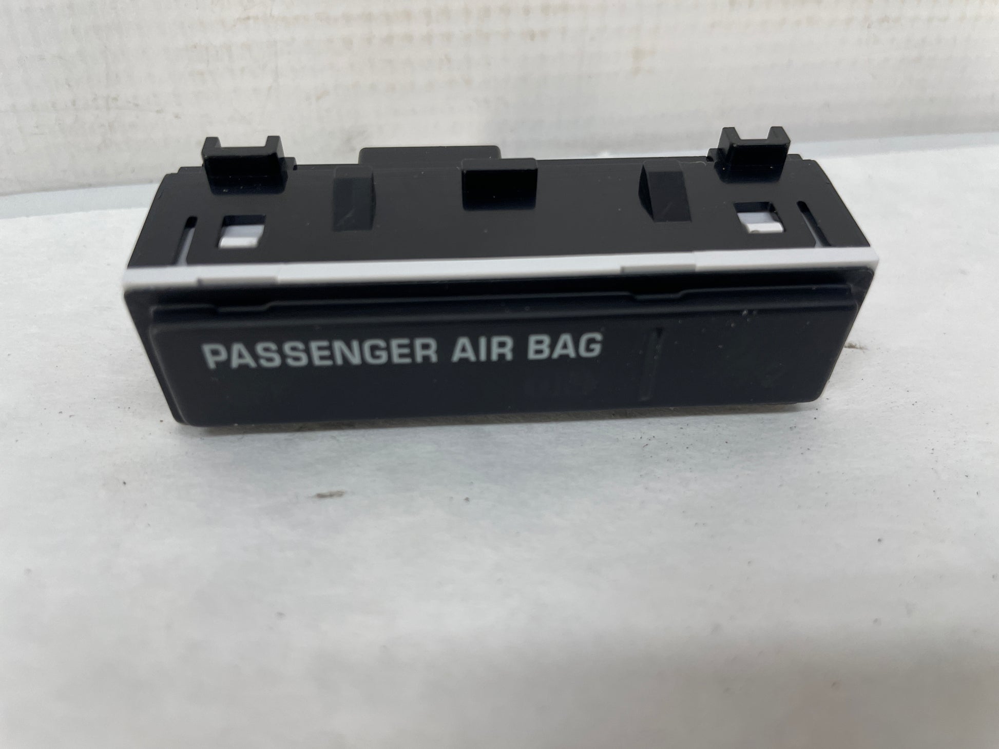 2013 Chevy Camaro ZL1 Passenger Occupant Detection Indicator light OEM - Day's Parts Yard