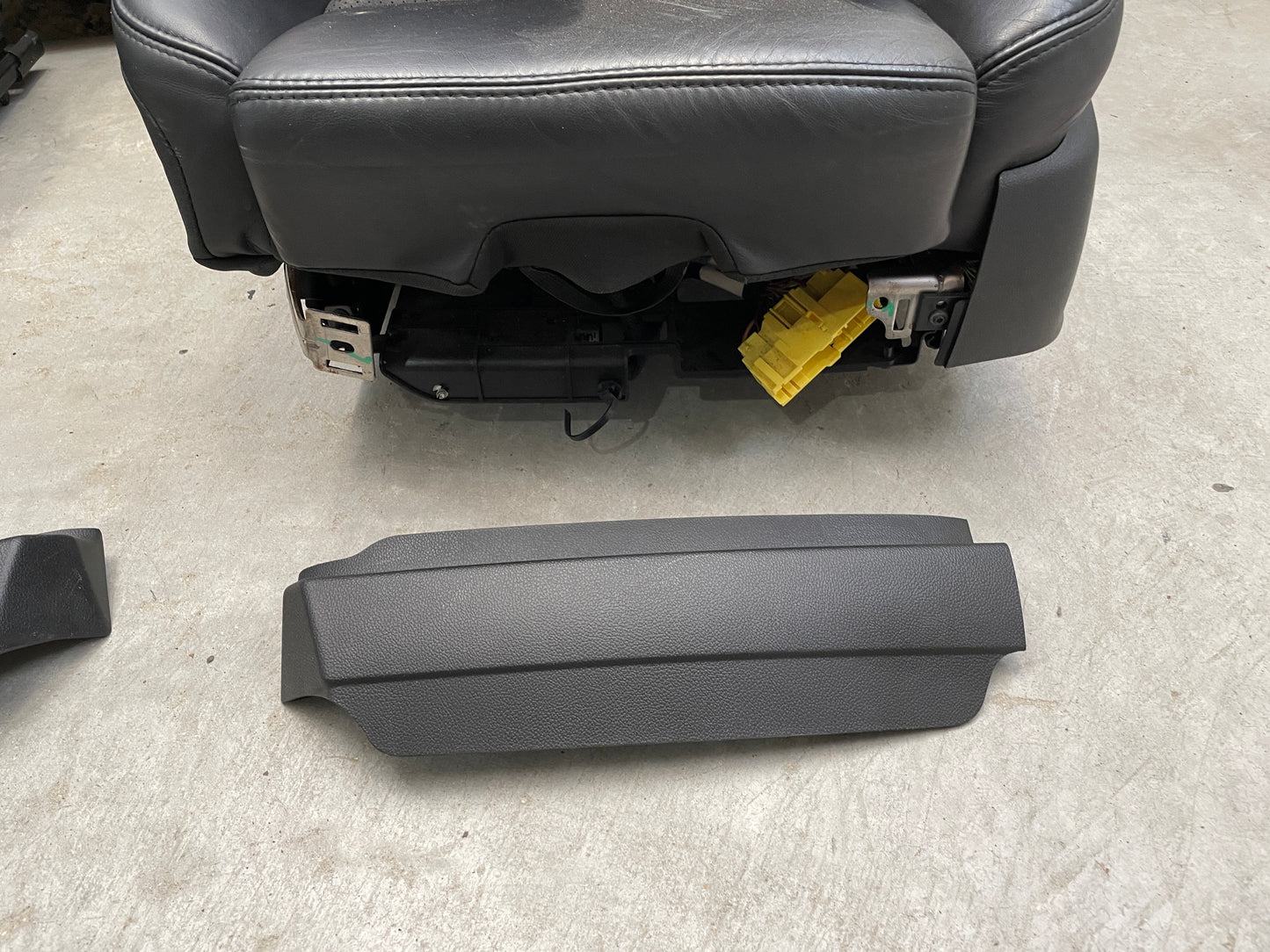 2018 Cadillac CTS-V Front Black Leather Suede Seats OEM