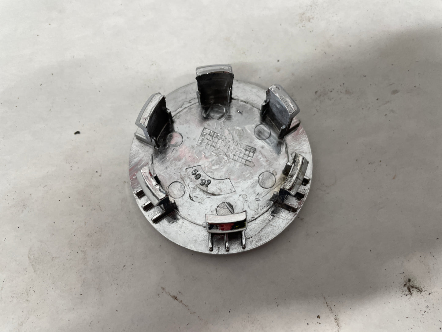 1999 Chevy C5 Corvette Wheel Center Cap OEM - Day's Parts Yard