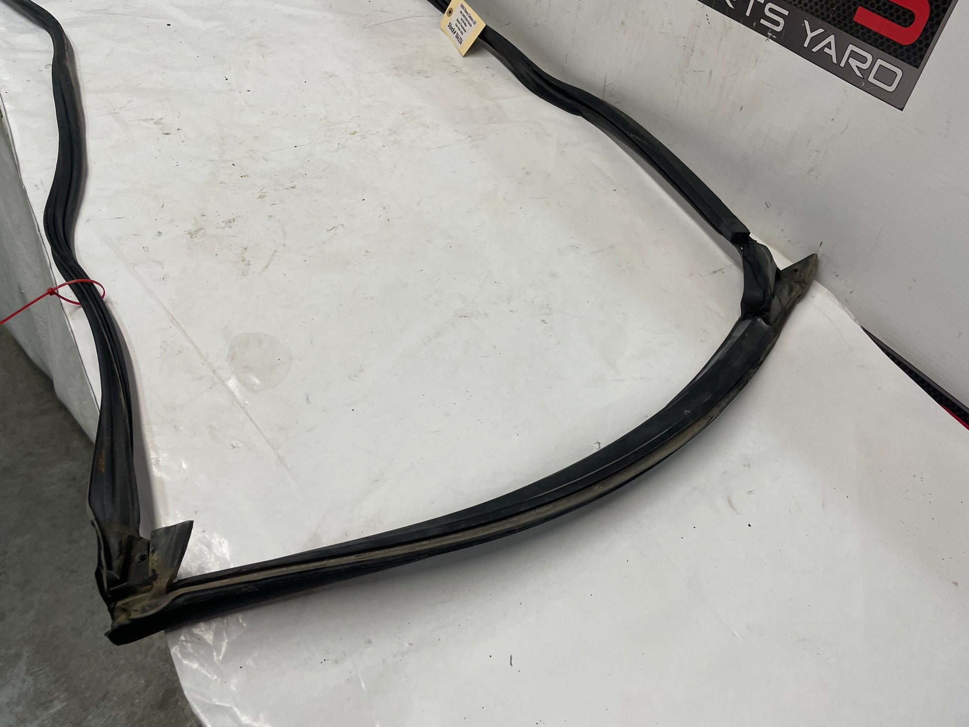 2000 Chevy Camaro Z28 RH Passenger Body T-Top Weather Strip Seal OEM - Day's Parts Yard