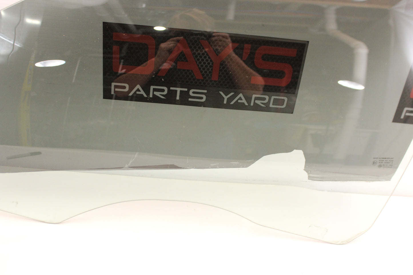 2008 Pontiac G8 GT LH Driver Front Door Window Glass OEM