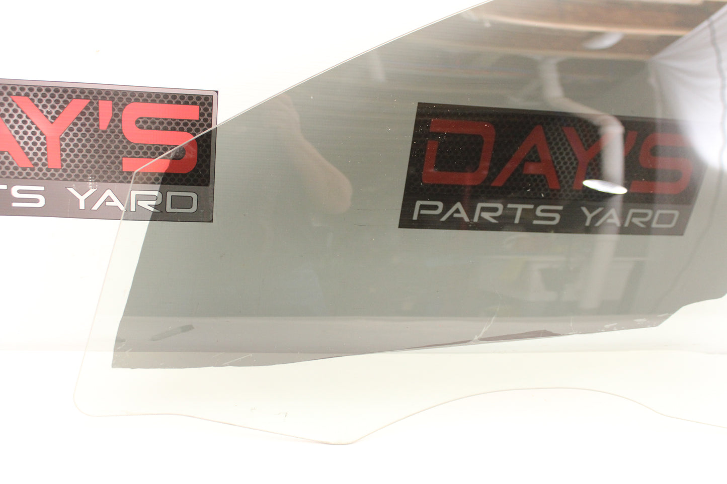 2008 Pontiac G8 GT LH Driver Front Door Window Glass OEM