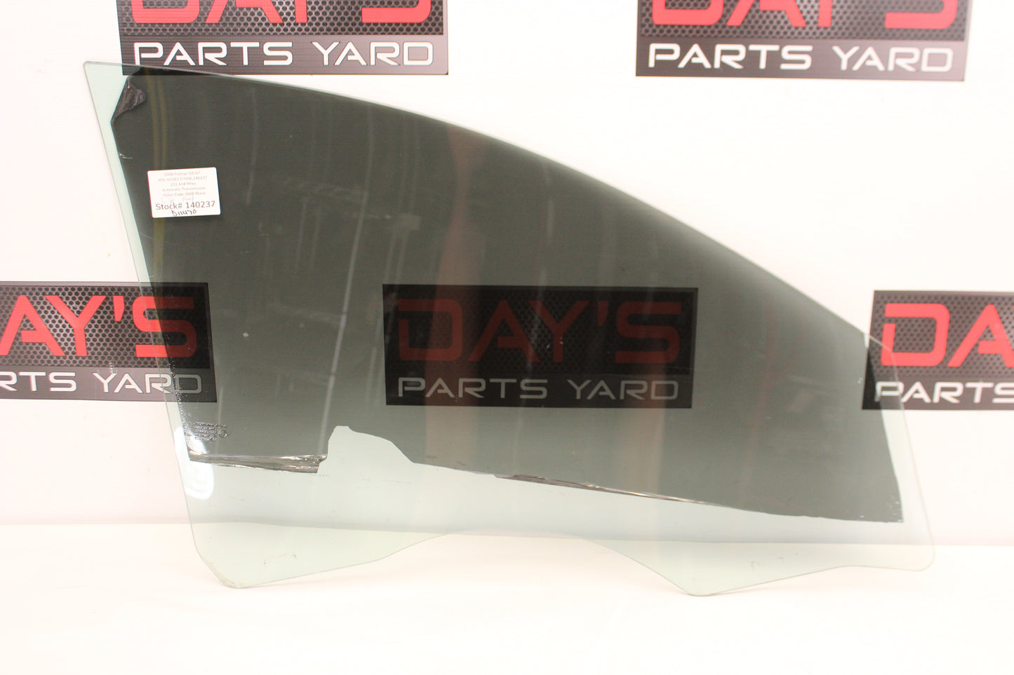 2008 Pontiac G8 GT LH Driver Front Door Window Glass OEM