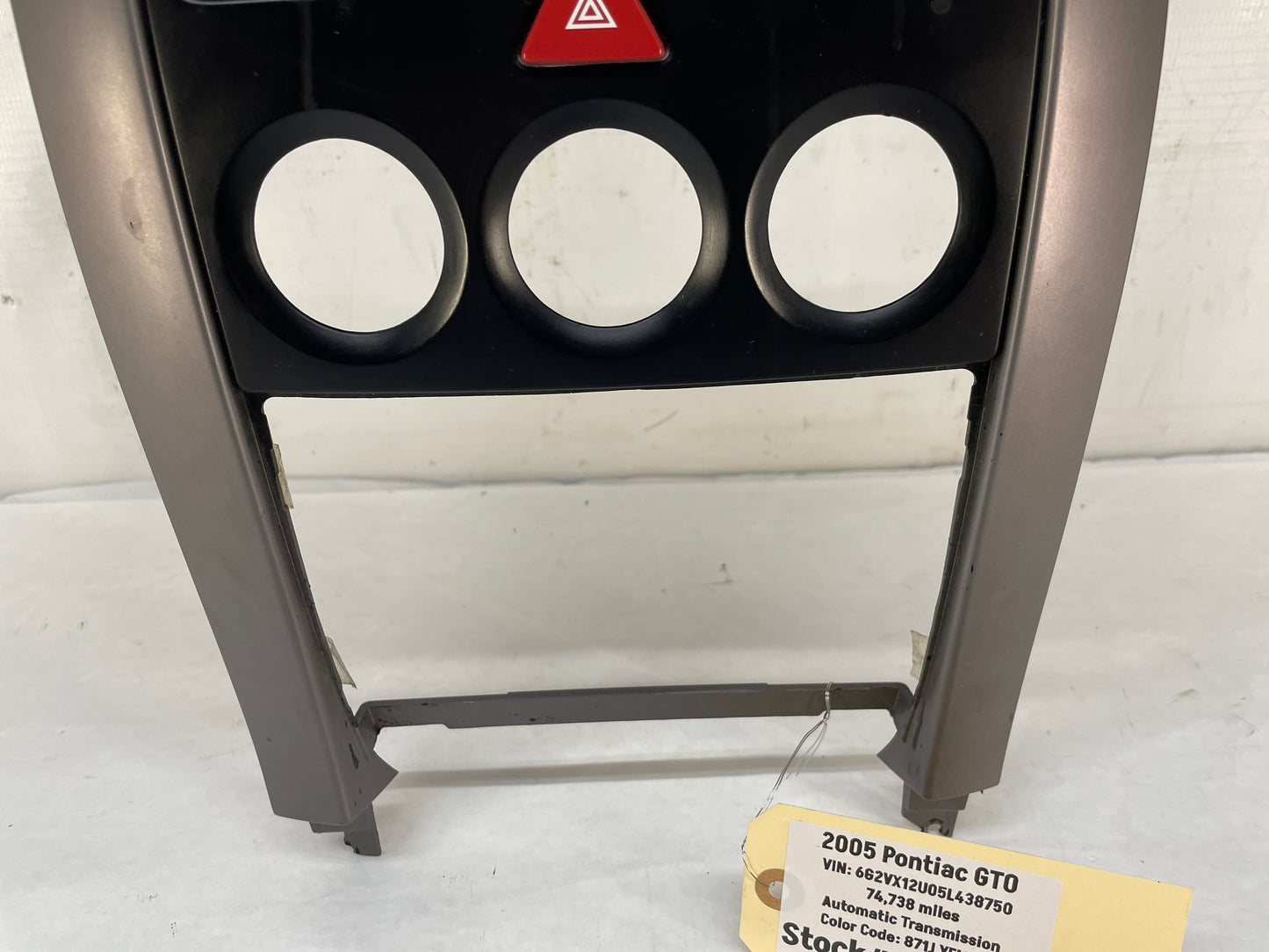 2005 Pontiac GTO Center Dash Radio HVAC Bezel Plate Panel Trim OEM DAMAGED