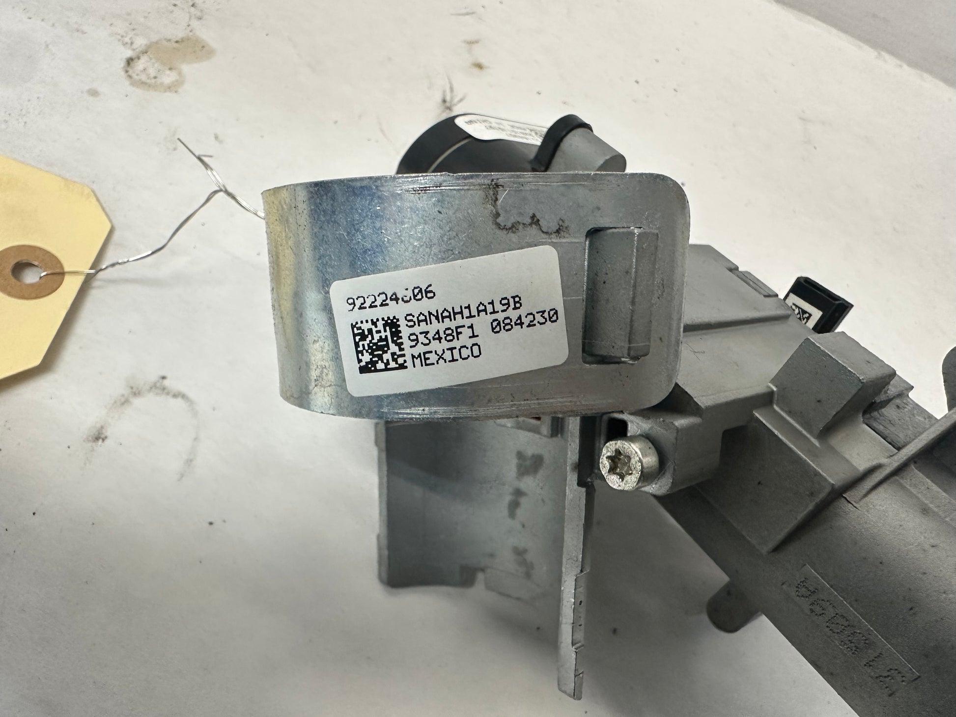 2010 Chevy Camaro SS Steering Column Ignition Lock w/ Key Fob OEM - Day's Parts Yard