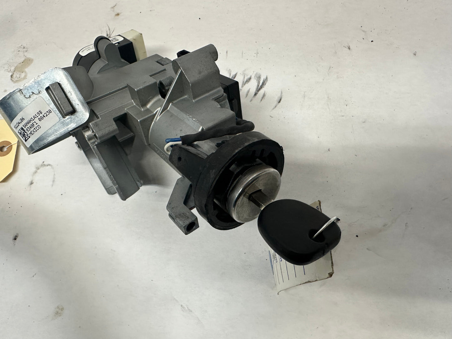 2010 Chevy Camaro SS Steering Column Ignition Lock w/ Key Fob OEM - Day's Parts Yard