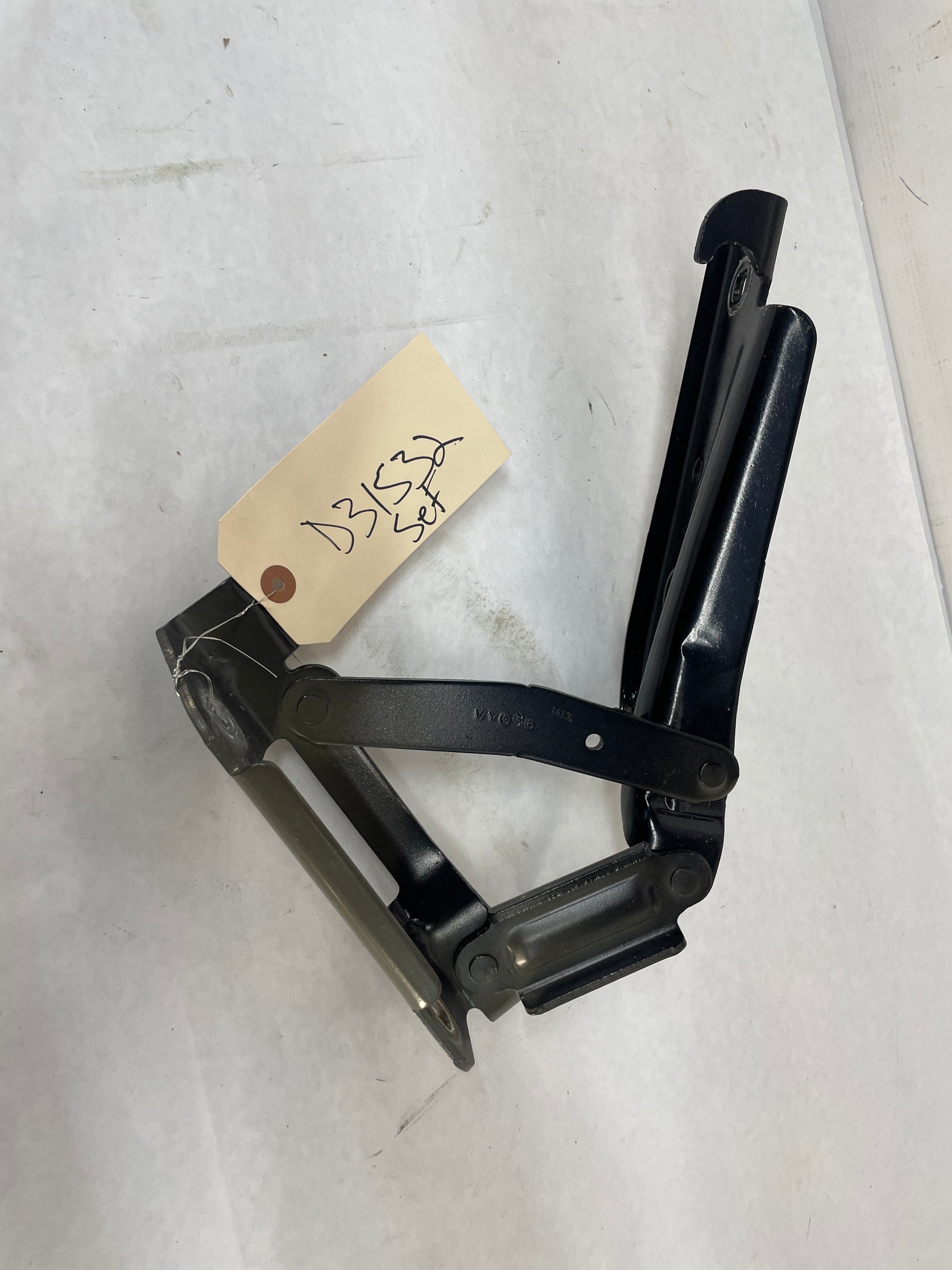 2013 Chevy Camaro ZL1 RH & LH Hood Hinges OEM - Day's Parts Yard