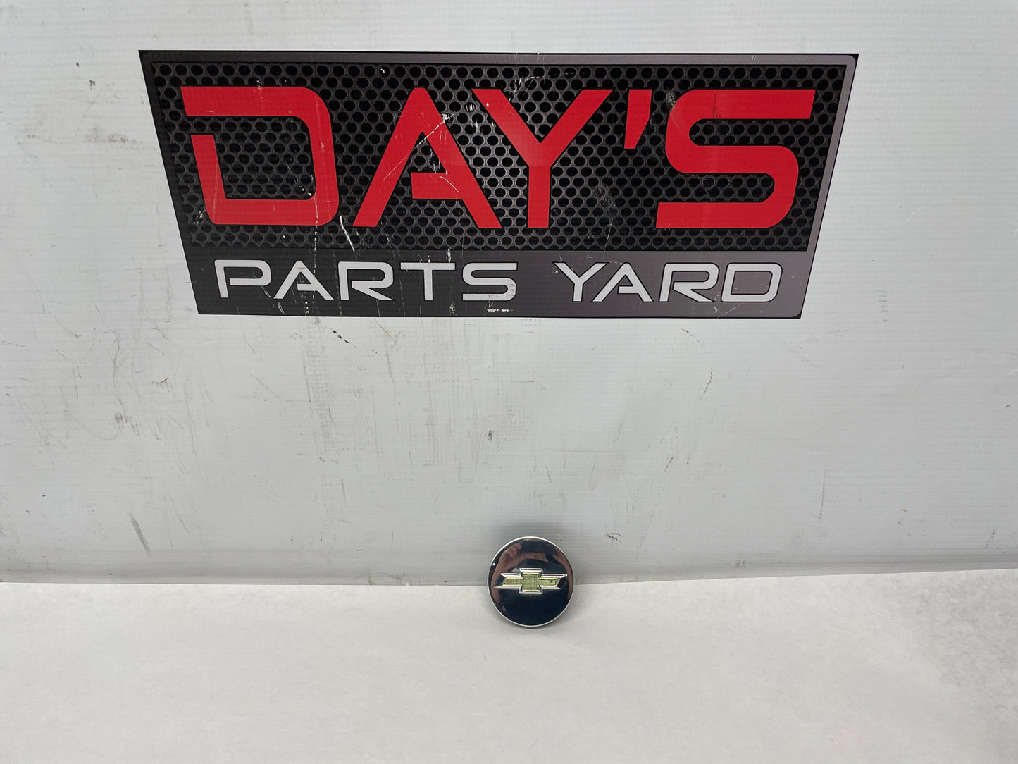 2014 Chevrolet SS Sedan Wheel Center Cap OEM 92263883 - Day's Parts Yard