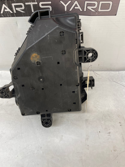 2013 Chevy Caprice PPV Engine Bay Fuse Relay Box Block OEM