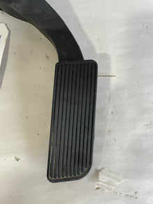 2018 Chevy Suburban LT Accelerator Gas Pedal OEM