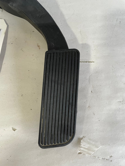 2018 Chevy Suburban LT Accelerator Gas Pedal OEM - Day's Parts Yard