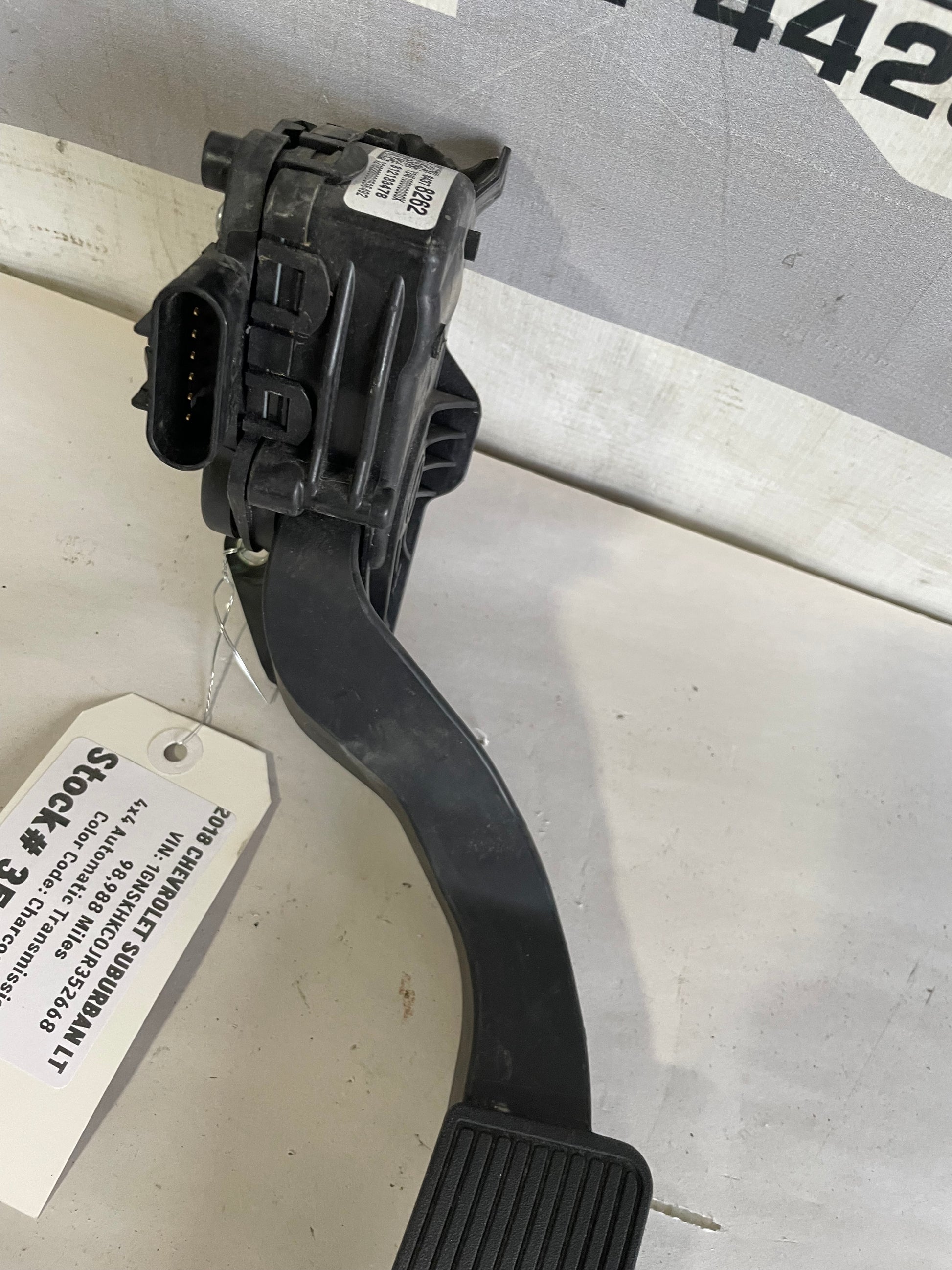 2018 Chevy Suburban LT Accelerator Gas Pedal OEM - Day's Parts Yard