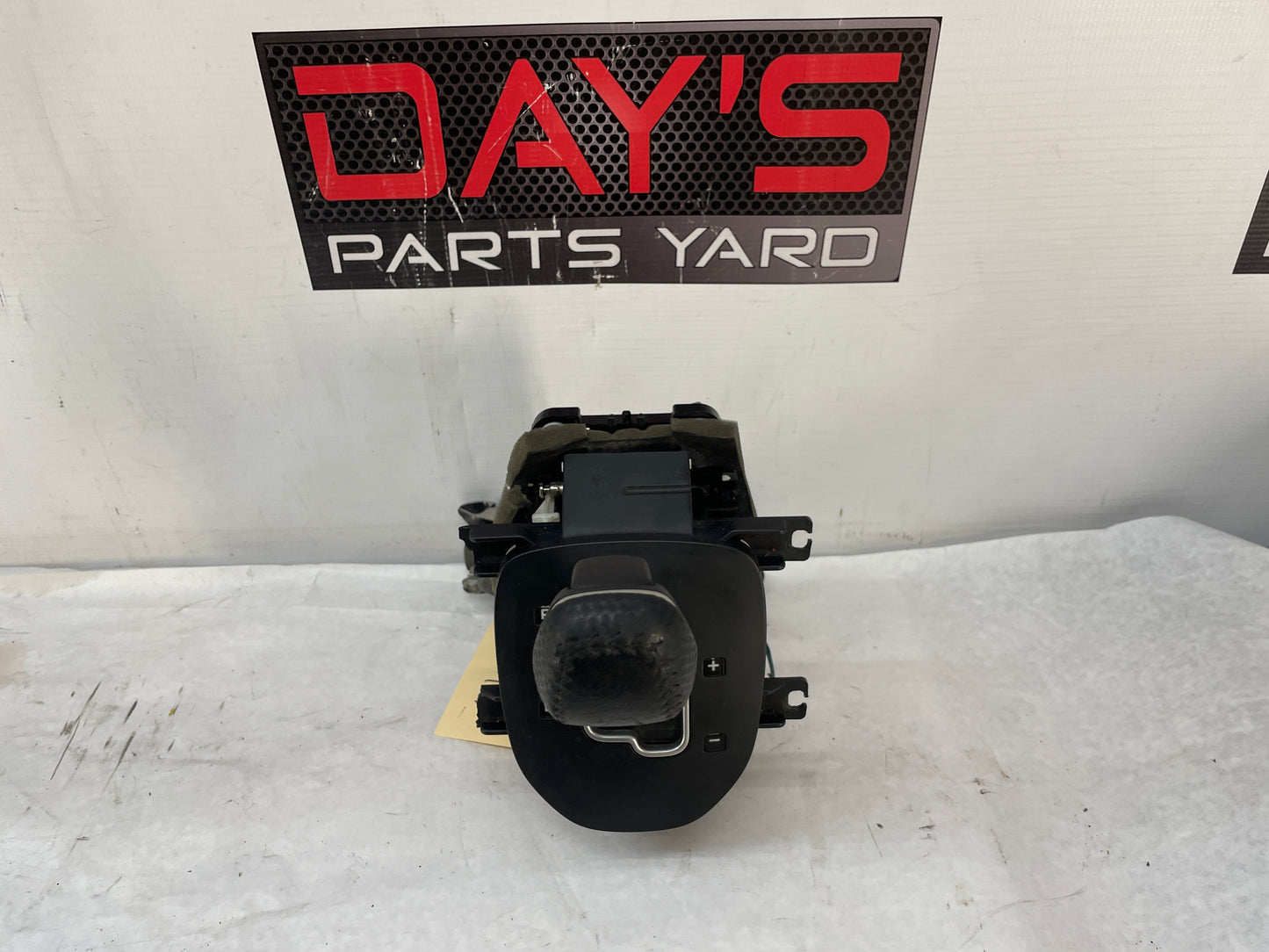 2013 Chevy Caprice PPV Automatic Gear Selector Shifter Assembly OEM