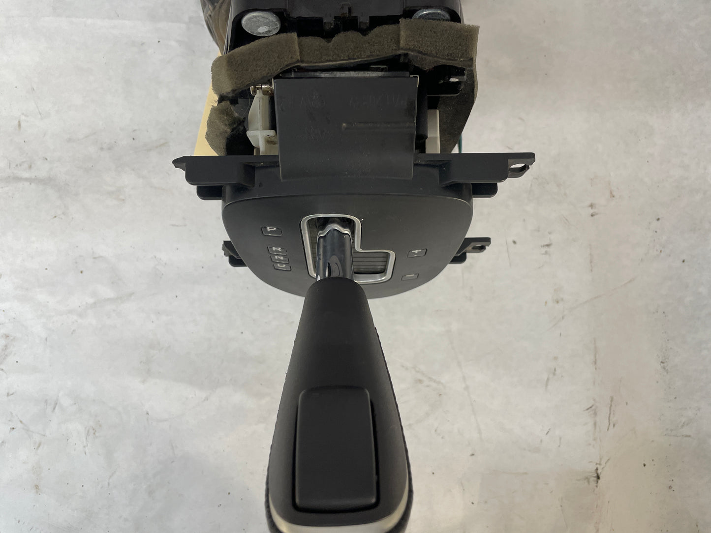 2013 Chevy Caprice PPV Automatic Gear Selector Shifter Assembly OEM