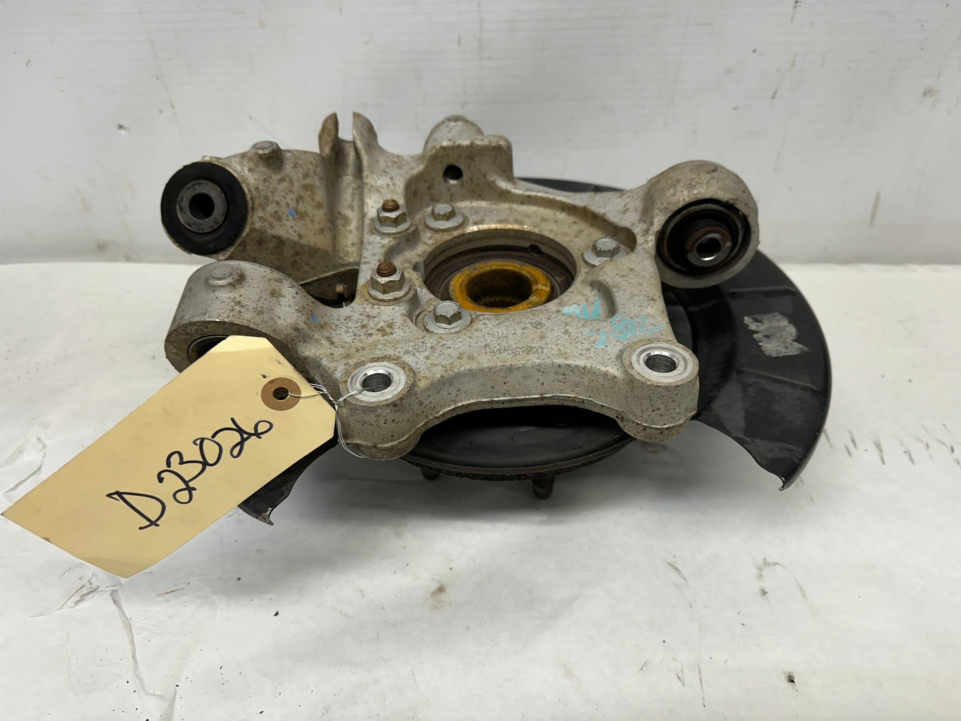 2010 Chevy Camaro SS RH Passenger Rear Spindle Knuckle Hub Wheel Bearing OEM - Day's Parts Yard