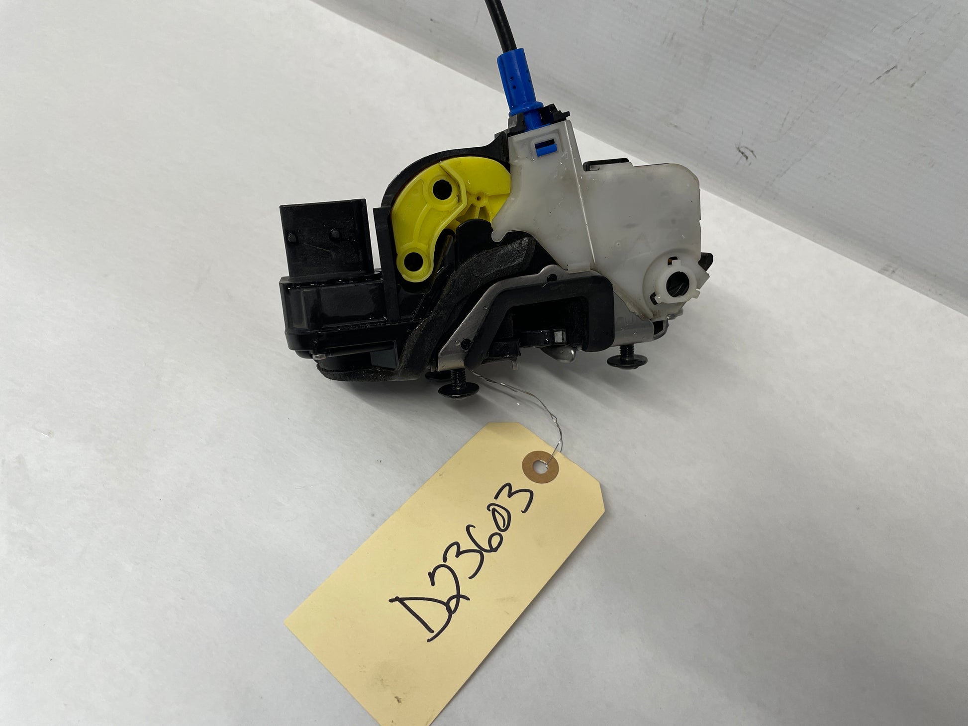 2014 Chevy SS Sedan LH Driver Front Door Lock Actuator OEM - Day's Parts Yard