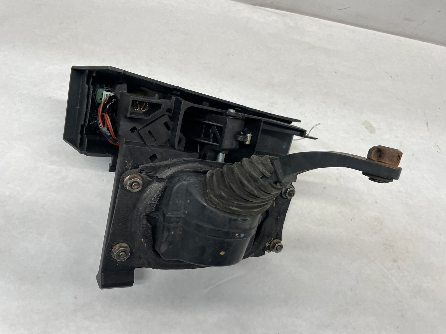 2012 Chevy Caprice PPV Automatic Transmission Shifter Gear Selector OEM