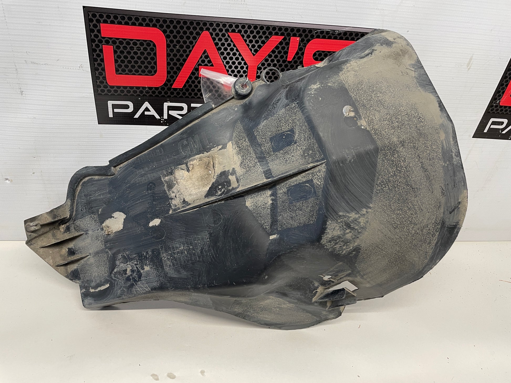 2004 Pontiac GTO Rear LH Driver Wheel Well Liner OEM - Day's Parts Yard