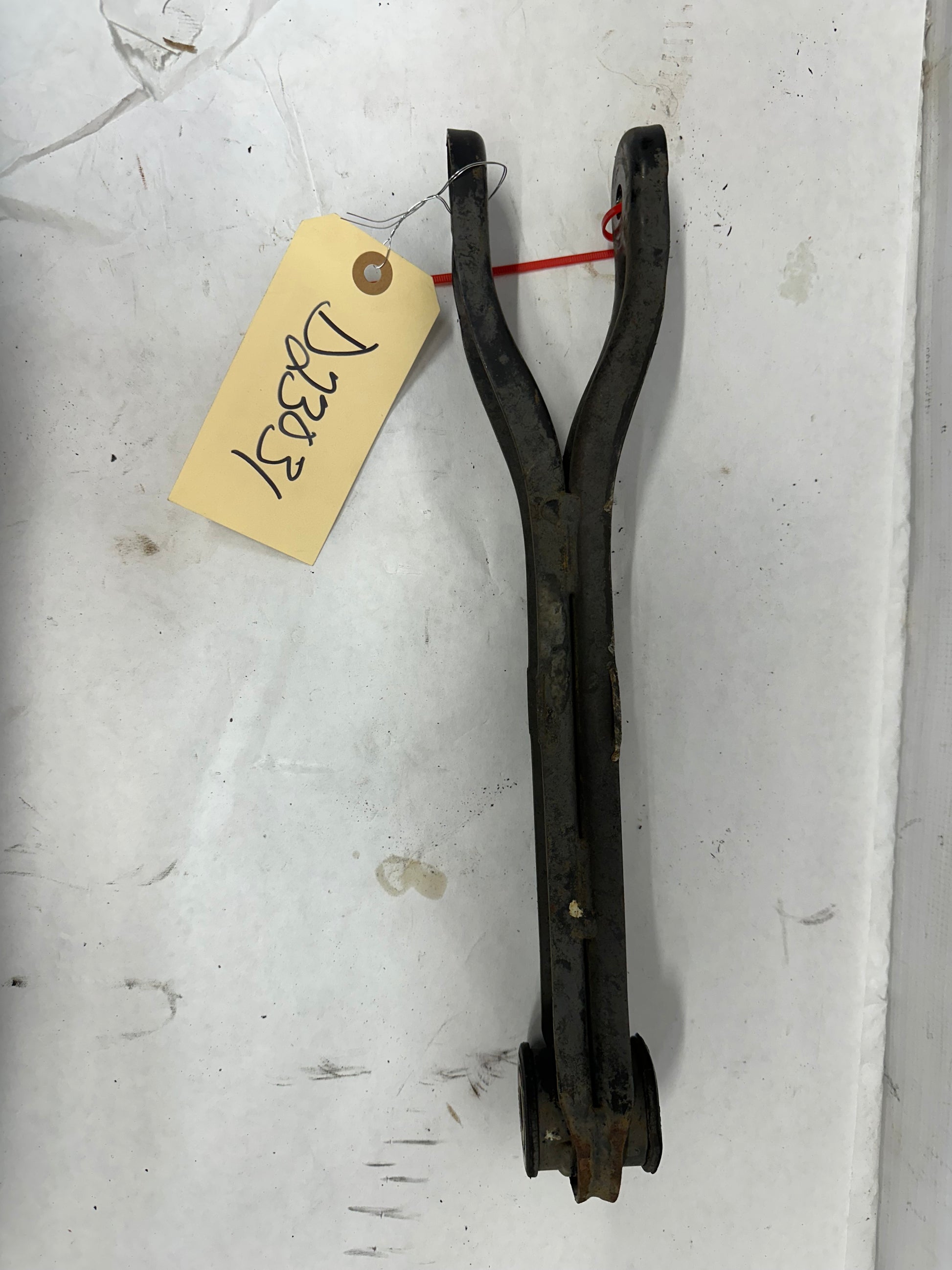 2010 Chevy Camaro SS RH Passenger Rear Suspension Trailing Arm OEM - Day's Parts Yard