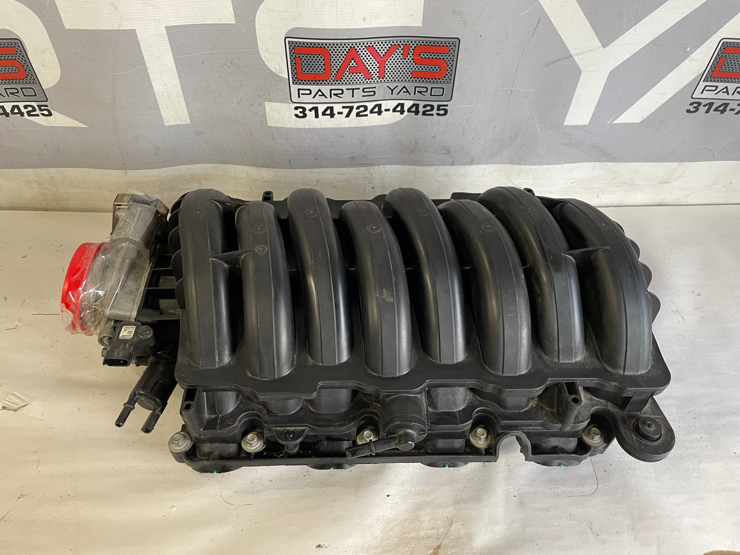 2018 Chevy Suburban LT Intake Manifold w/ Throttle Body OEM