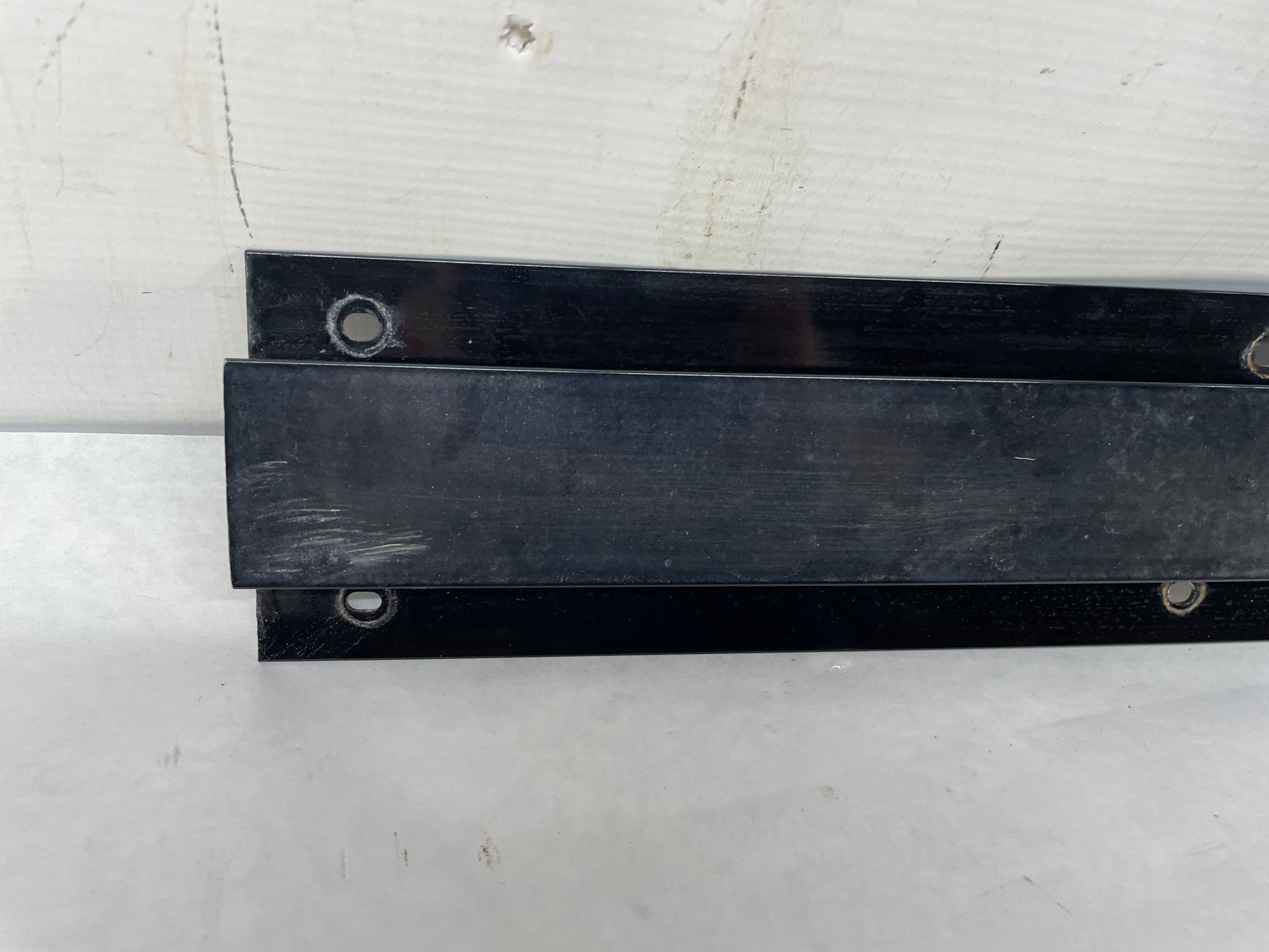 2001 Pontiac Firebird Trans AM T-Top Center Divider Middle Bar Panel OEM - Day's Parts Yard