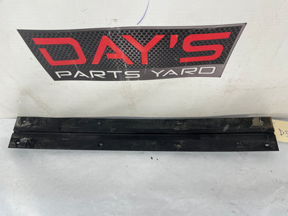 2001 Pontiac Firebird Trans AM T-Top Center Divider Middle Bar Panel OEM - Day's Parts Yard