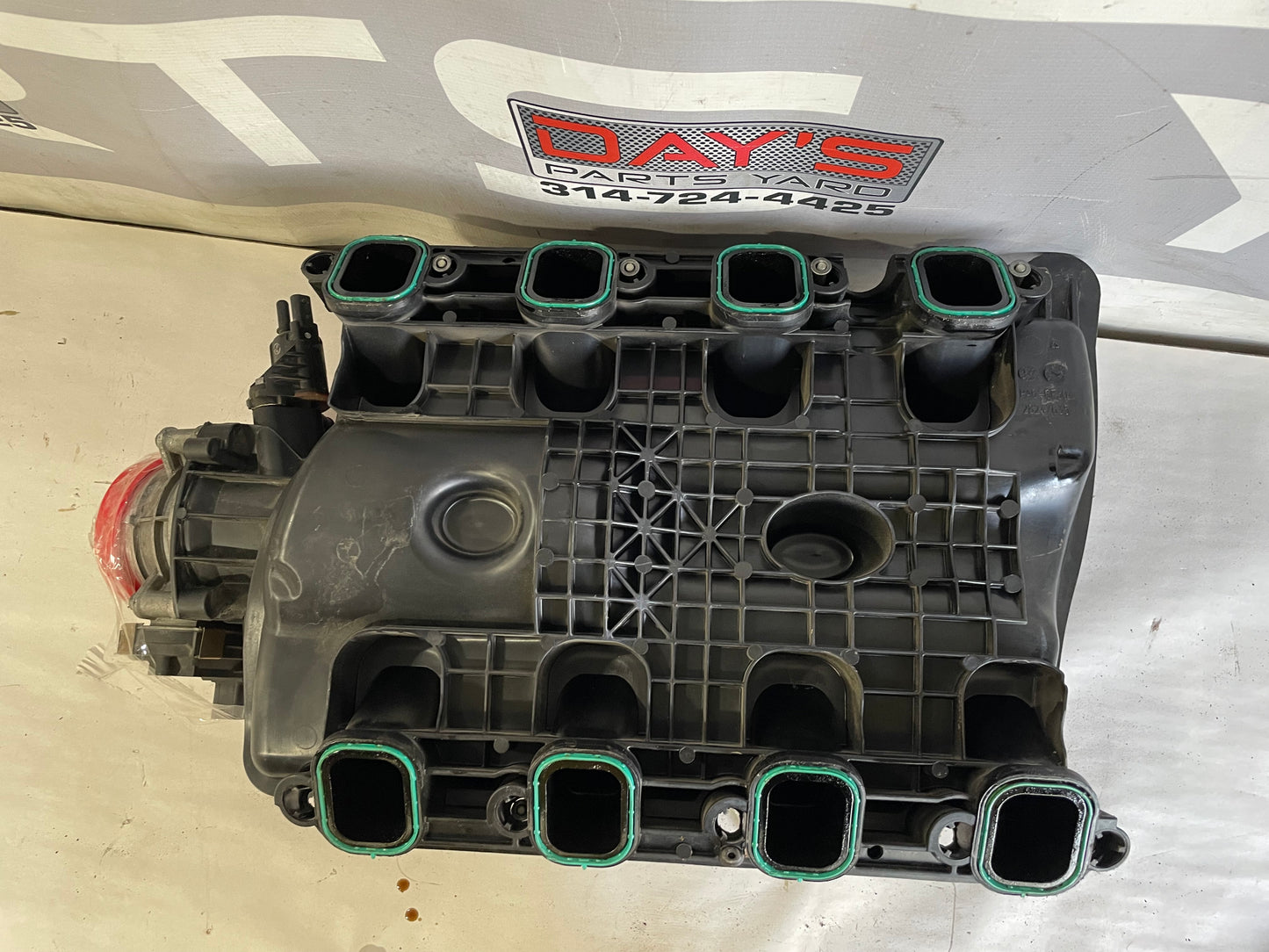 2018 Chevy Suburban LT Intake Manifold w/ Throttle Body OEM