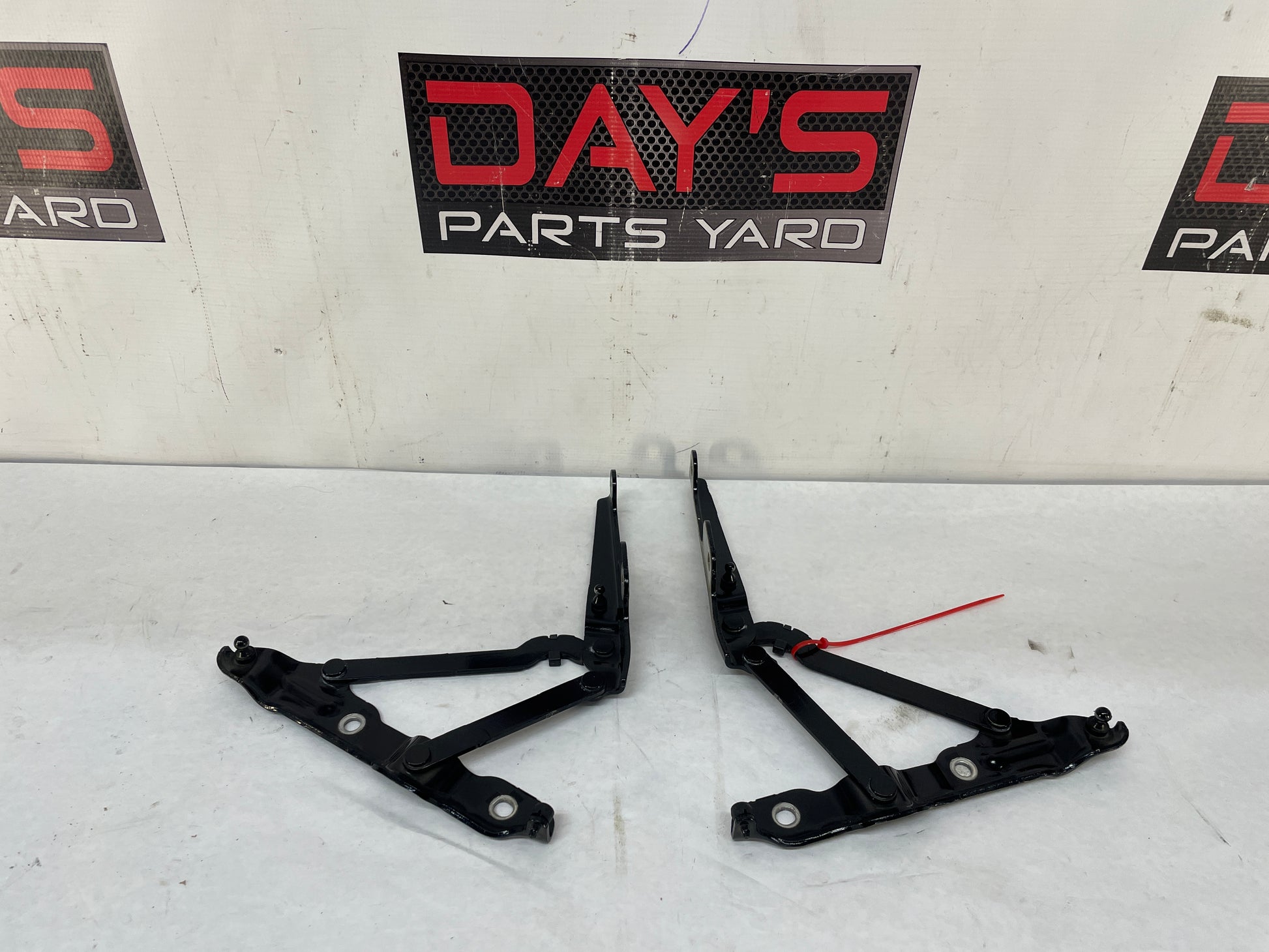 2013 Chevy Camaro ZL1 RH & LH Trunk Deck Lid Hinges OEM - Day's Parts Yard