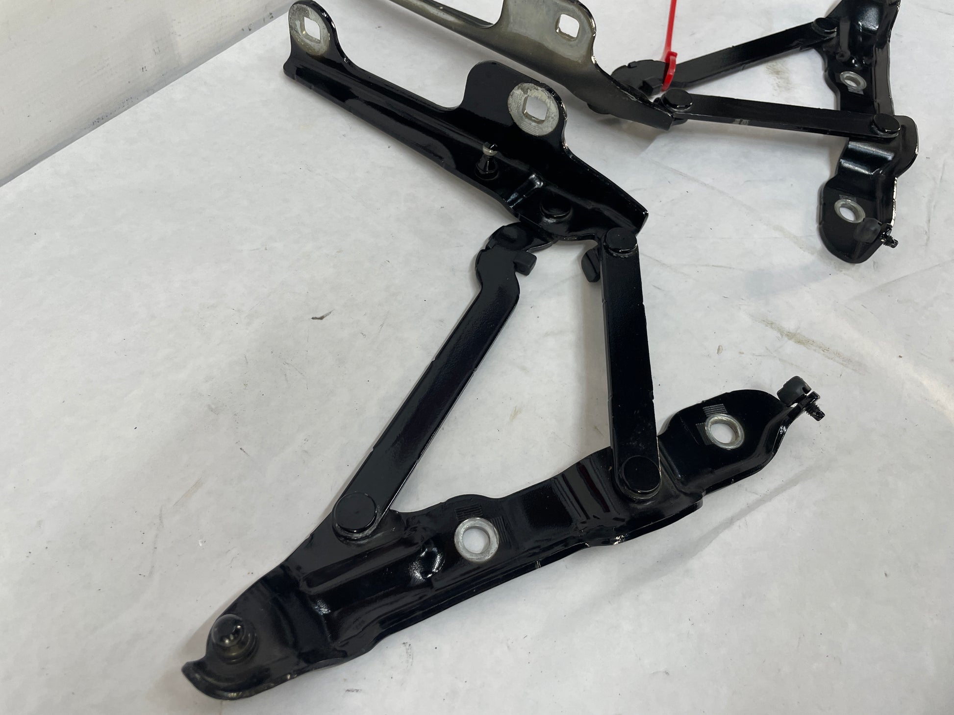 2013 Chevy Camaro ZL1 RH & LH Trunk Deck Lid Hinges OEM - Day's Parts Yard
