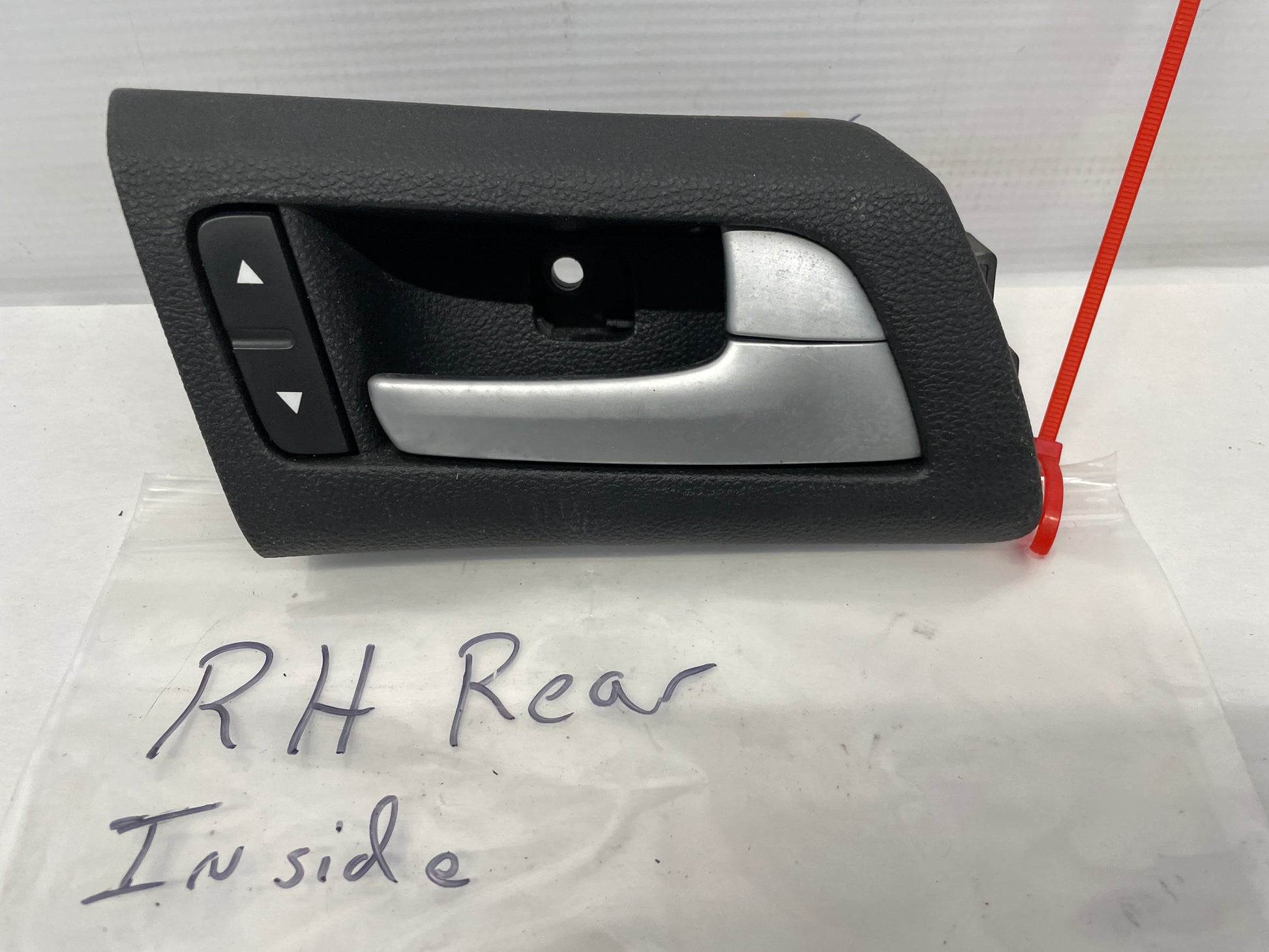 2009 Pontiac G8 RH Passenger Rear Interior Door Handle OEM - Day's Parts Yard