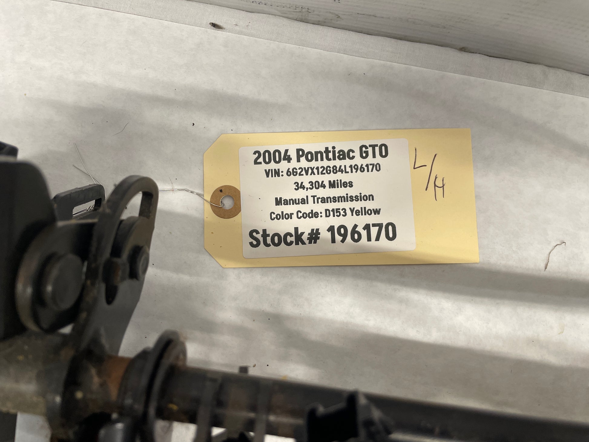 2004 Pontiac GTO RH Passenger Front Seat Track Electric Frame Adjuster Motor OEM - Day's Parts Yard